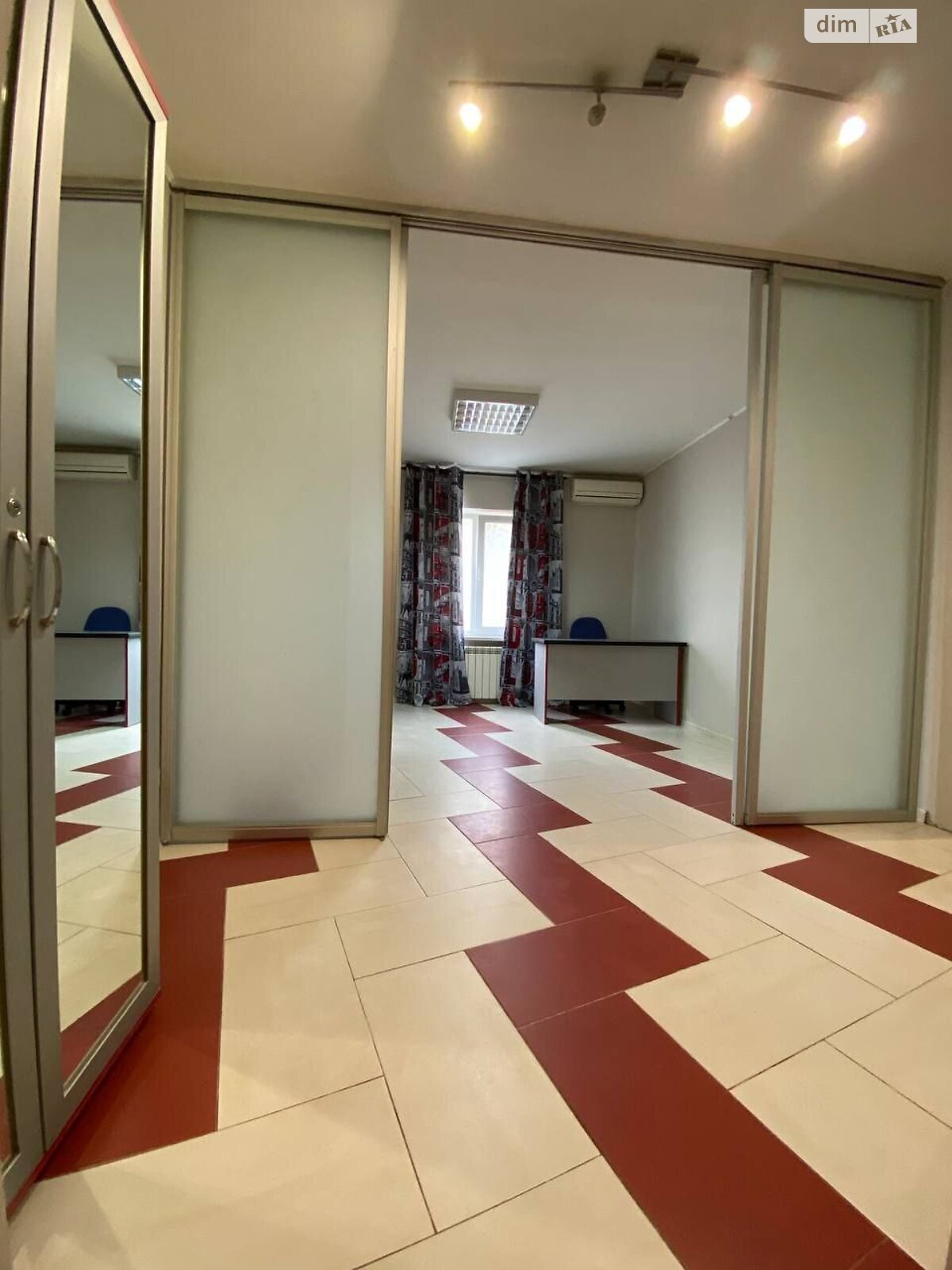 Комерційне приміщення в Києві, продаж по Драгоманова вулиця 23, район Позняки, ціна: 65 000 доларів за об’єкт фото 1 Комерційне приміщення в Києві, продаж по Драгоманова вулиця 23, район Позняки, ціна: 65 000 доларів за об’єкт фото 1