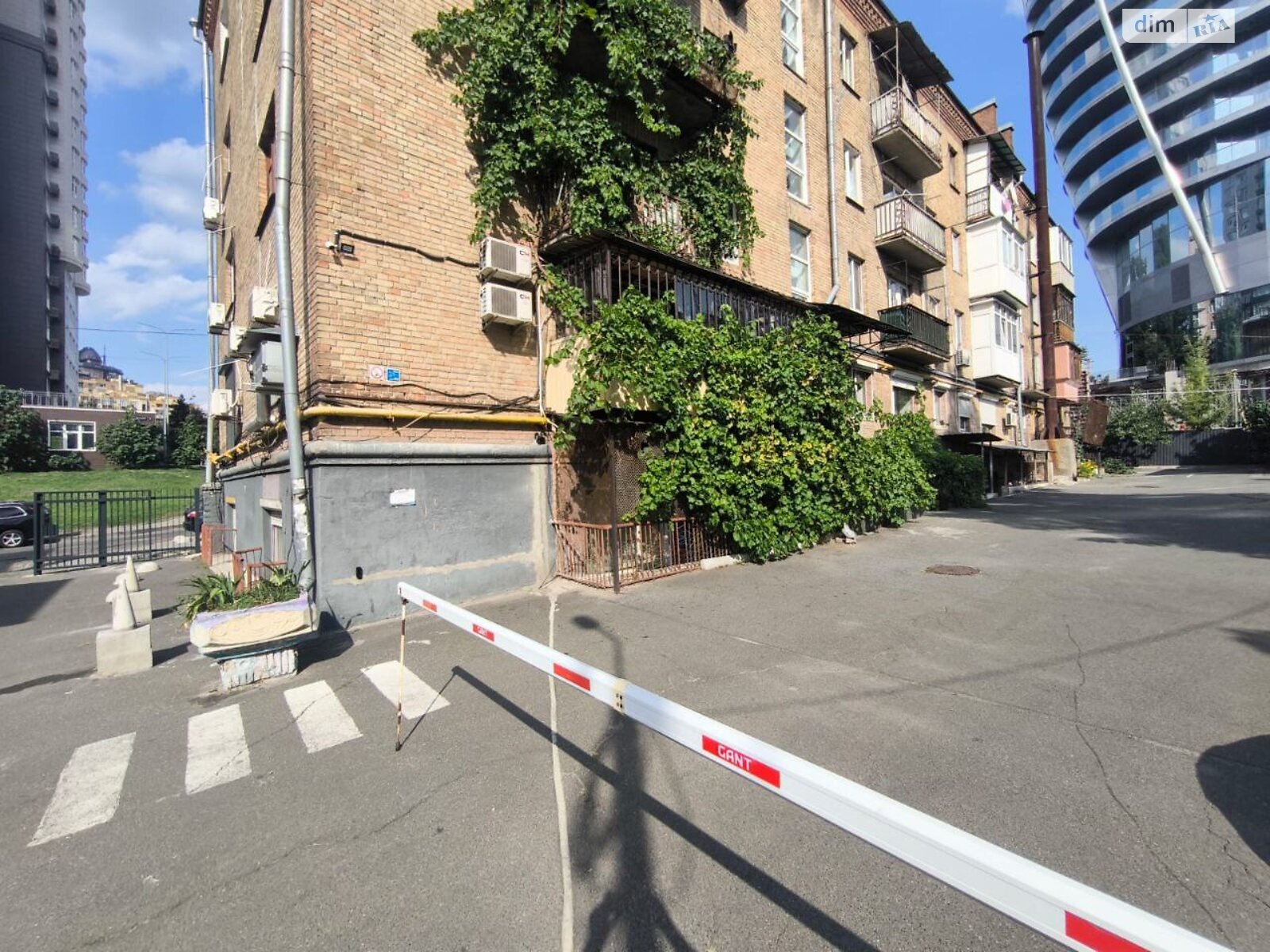 Коммерческое помещение в Киеве, продажа по Иоанна Павла II (Патриса Лумумбы) улица 10 корпус 3, район Саперное Поле, цена: 199 000 долларов за объект фото 1