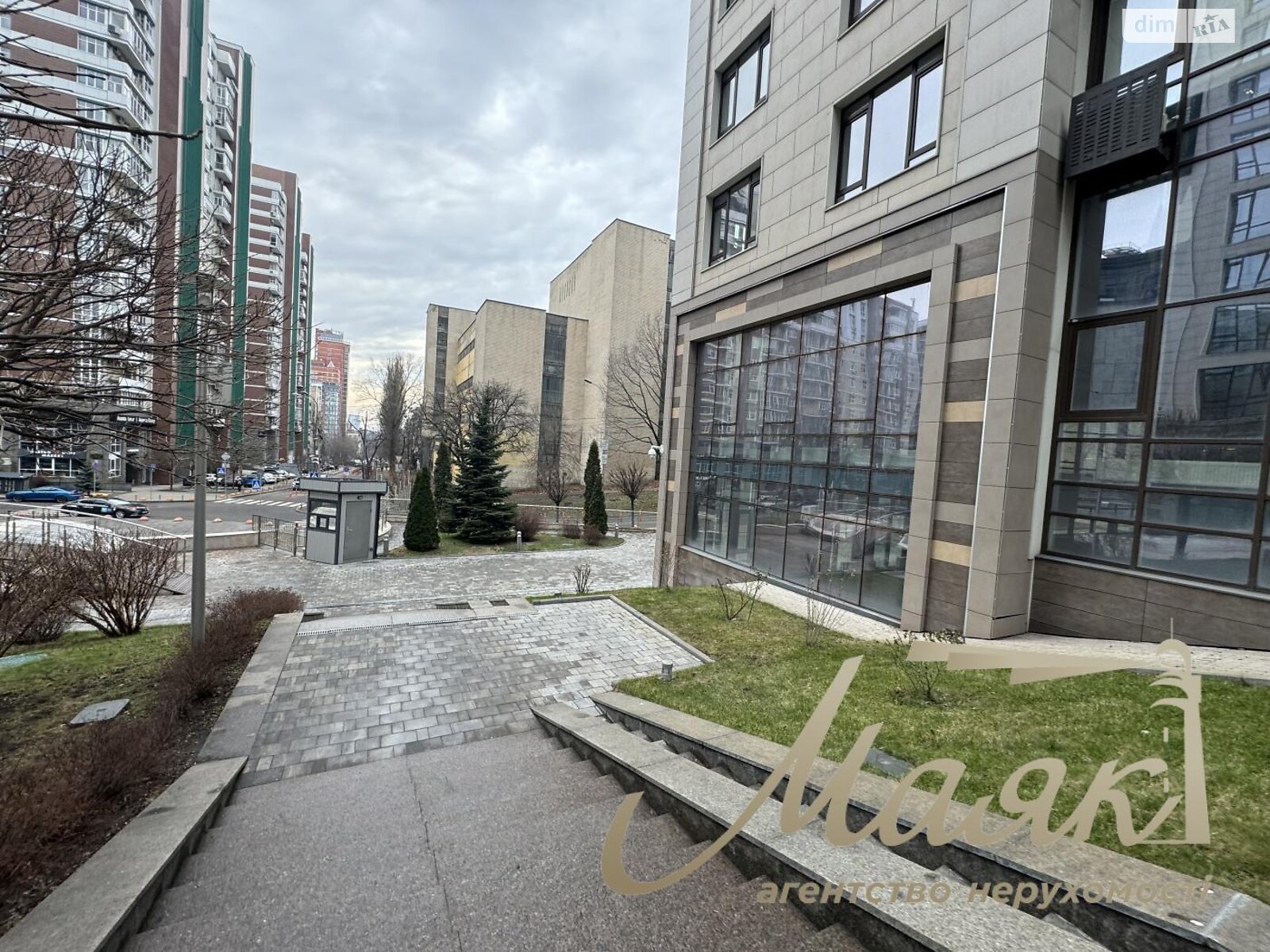Комерційне приміщення в Києві, продаж по Саперне Поле вулиця 3, район Печерськ, ціна: 1 161 000 доларів за об’єкт фото 1 Комерційне приміщення в Києві, продаж по Саперне Поле вулиця 3, район Печерськ, ціна: 1 161 000 доларів за об’єкт фото 1