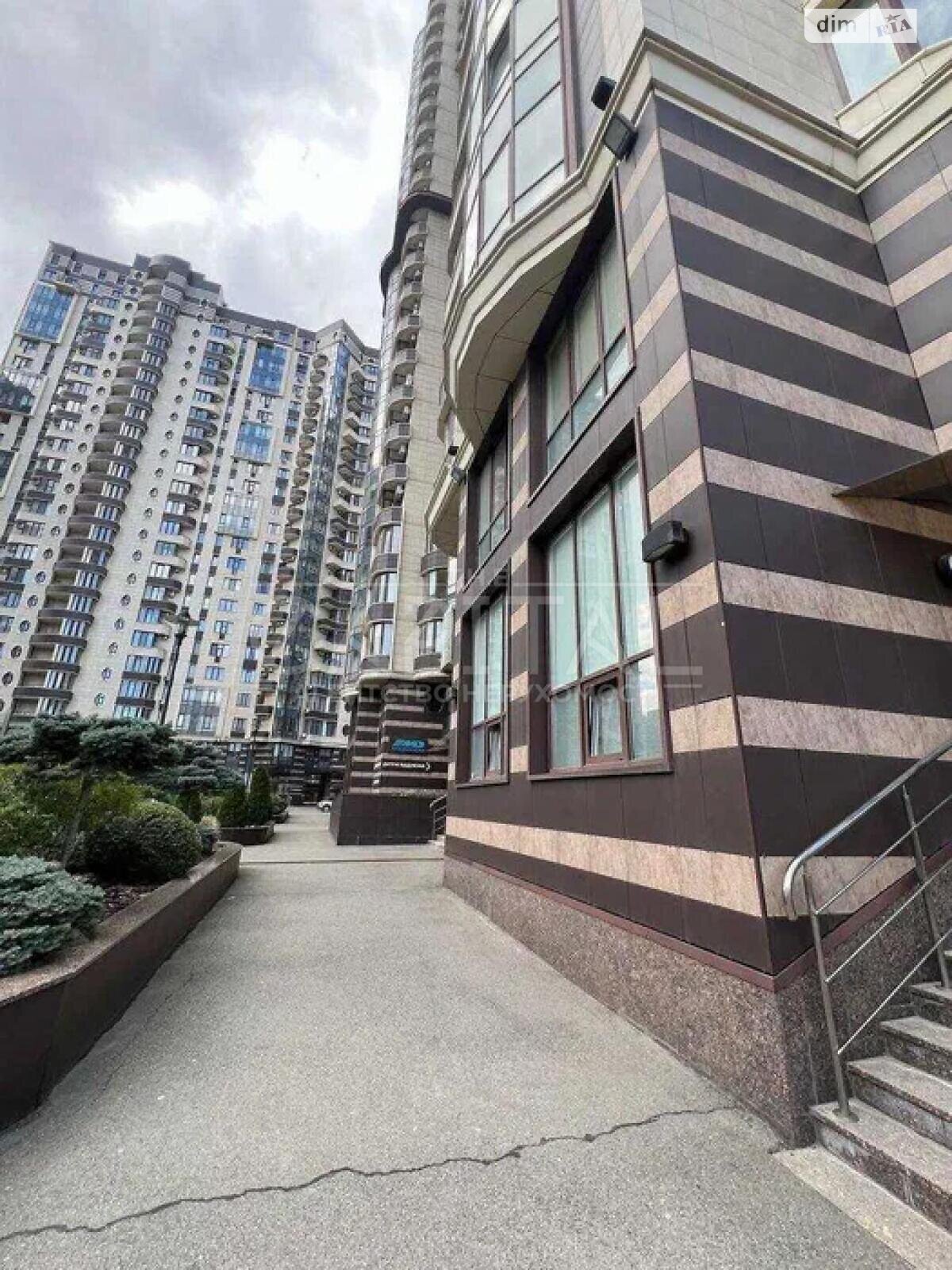 Коммерческое помещение в Киеве, продажа по Василия Тютюнника улица 37/1, район Саперное Поле, цена: 230 000 долларов за объект фото 1 Коммерческое помещение в Киеве, продажа по Василия Тютюнника улица 37/1, район Саперное Поле, цена: 230 000 долларов за объект фото 1