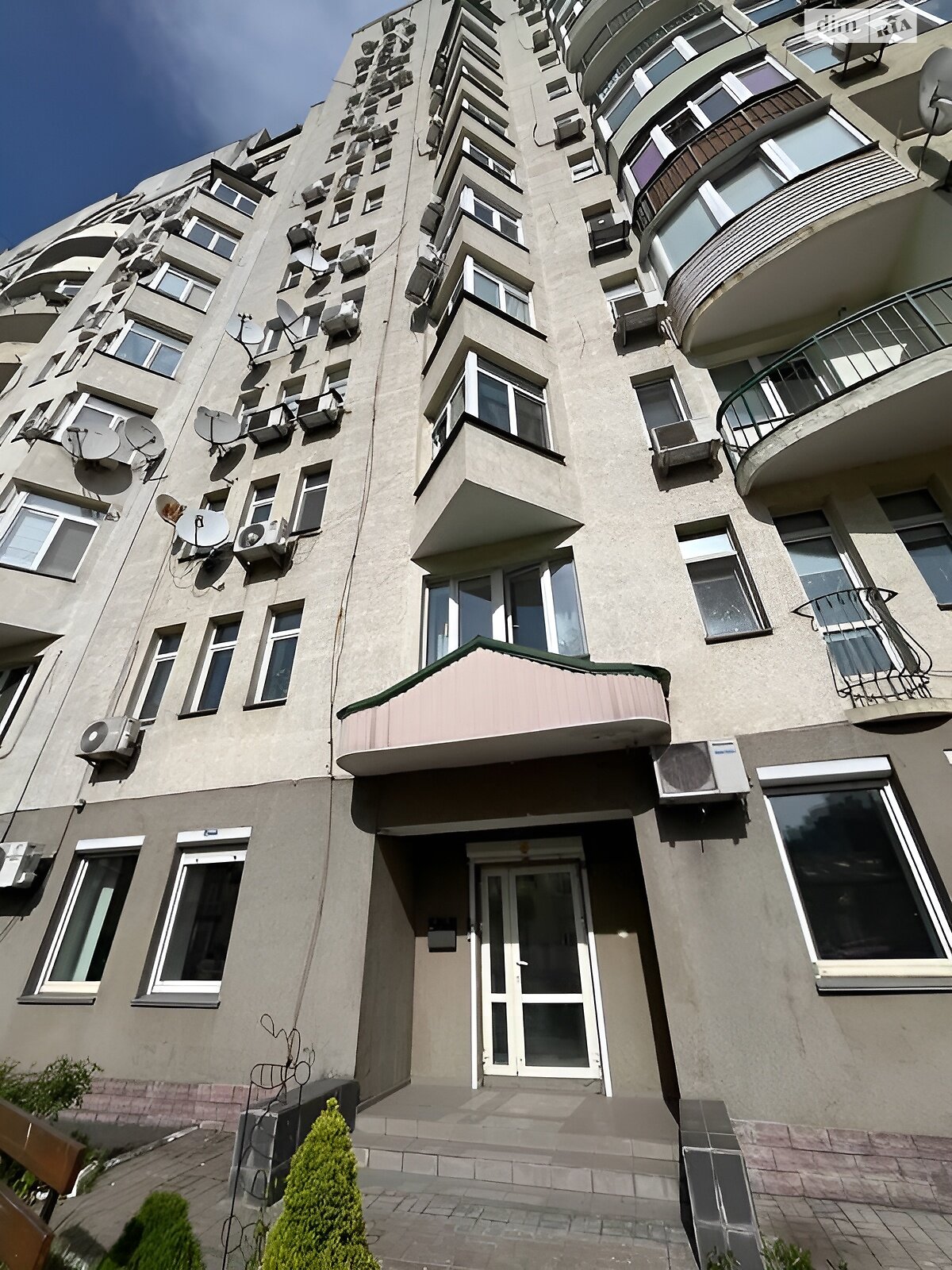 Комерційне приміщення в Києві, продаж по Дмитрівська вулиця 52Б, район Шевченківський, ціна: 213 900 доларів за об’єкт фото 1 Комерційне приміщення в Києві, продаж по Дмитрівська вулиця 52Б, район Шевченківський, ціна: 213 900 доларів за об’єкт фото 1