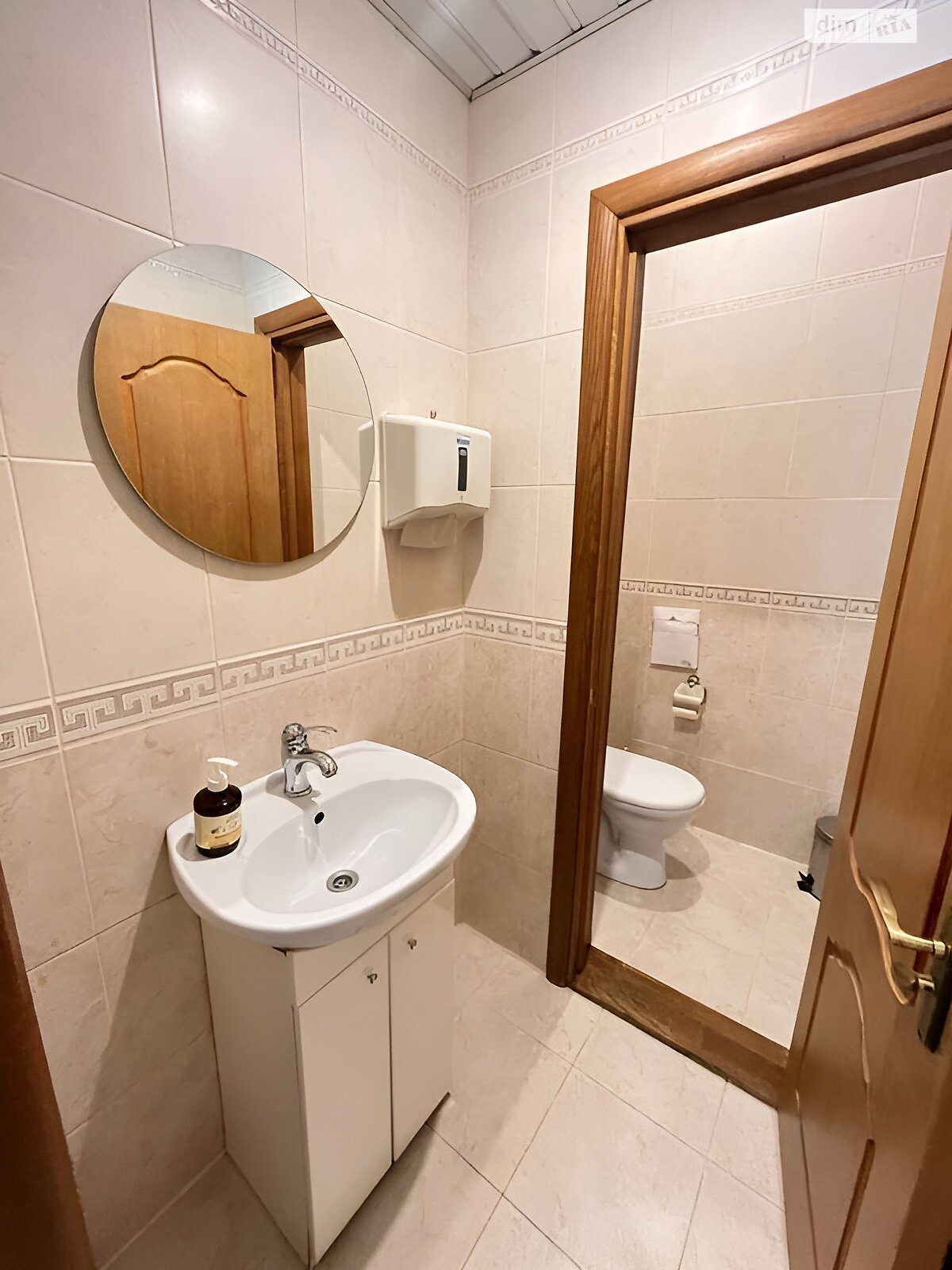 Комерційне приміщення в Києві, продаж по Дмитрівська вулиця 52Б, район Шевченківський, ціна: 213 900 доларів за об’єкт фото 1 Комерційне приміщення в Києві, продаж по Дмитрівська вулиця 52Б, район Шевченківський, ціна: 213 900 доларів за об’єкт фото 1