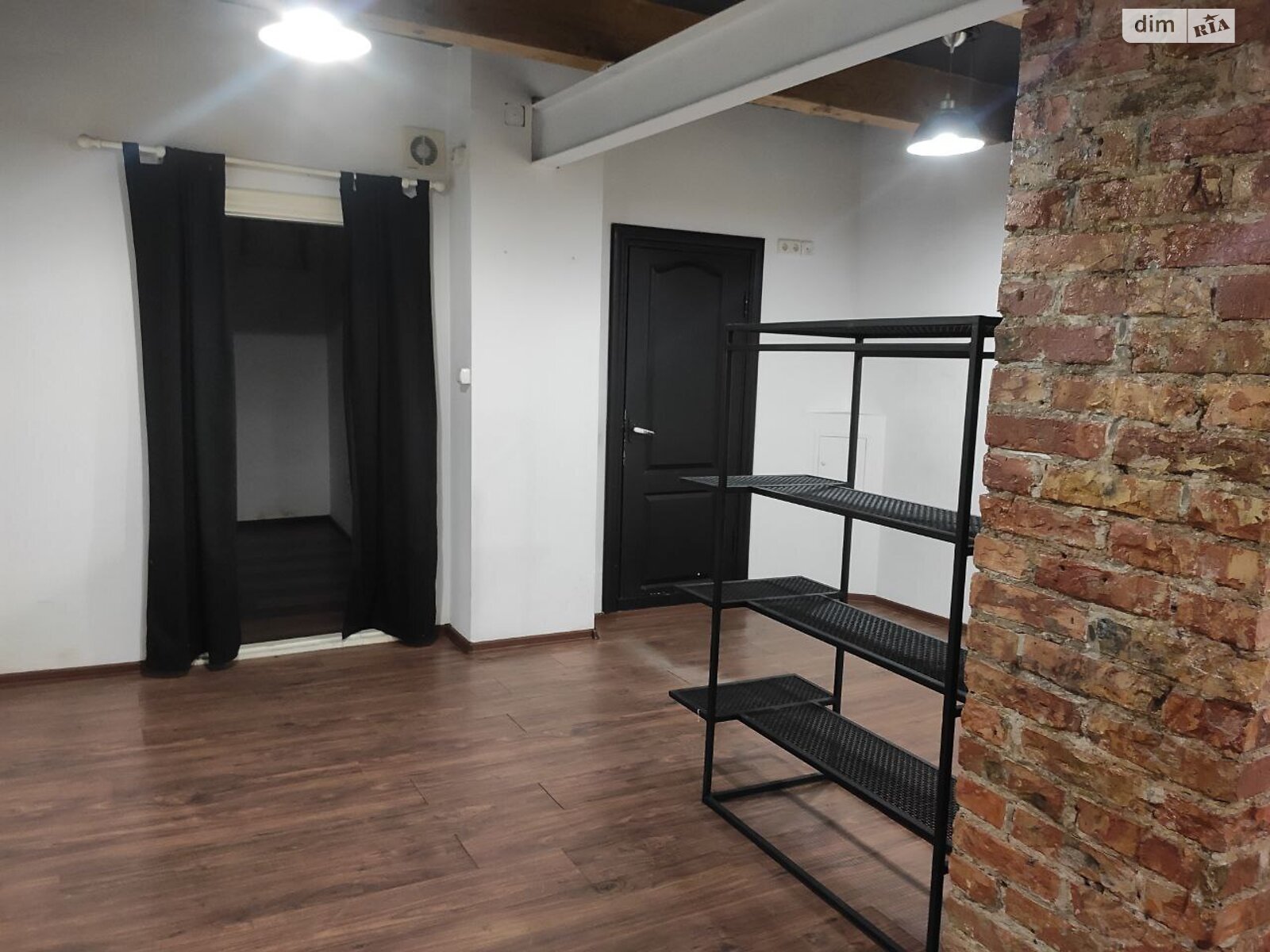 Коммерческое помещение в Киеве, продажа по Евгения Чикаленко (Пушкинская) улица, район Шевченковский, цена: 65 000 долларов за объект фото 1