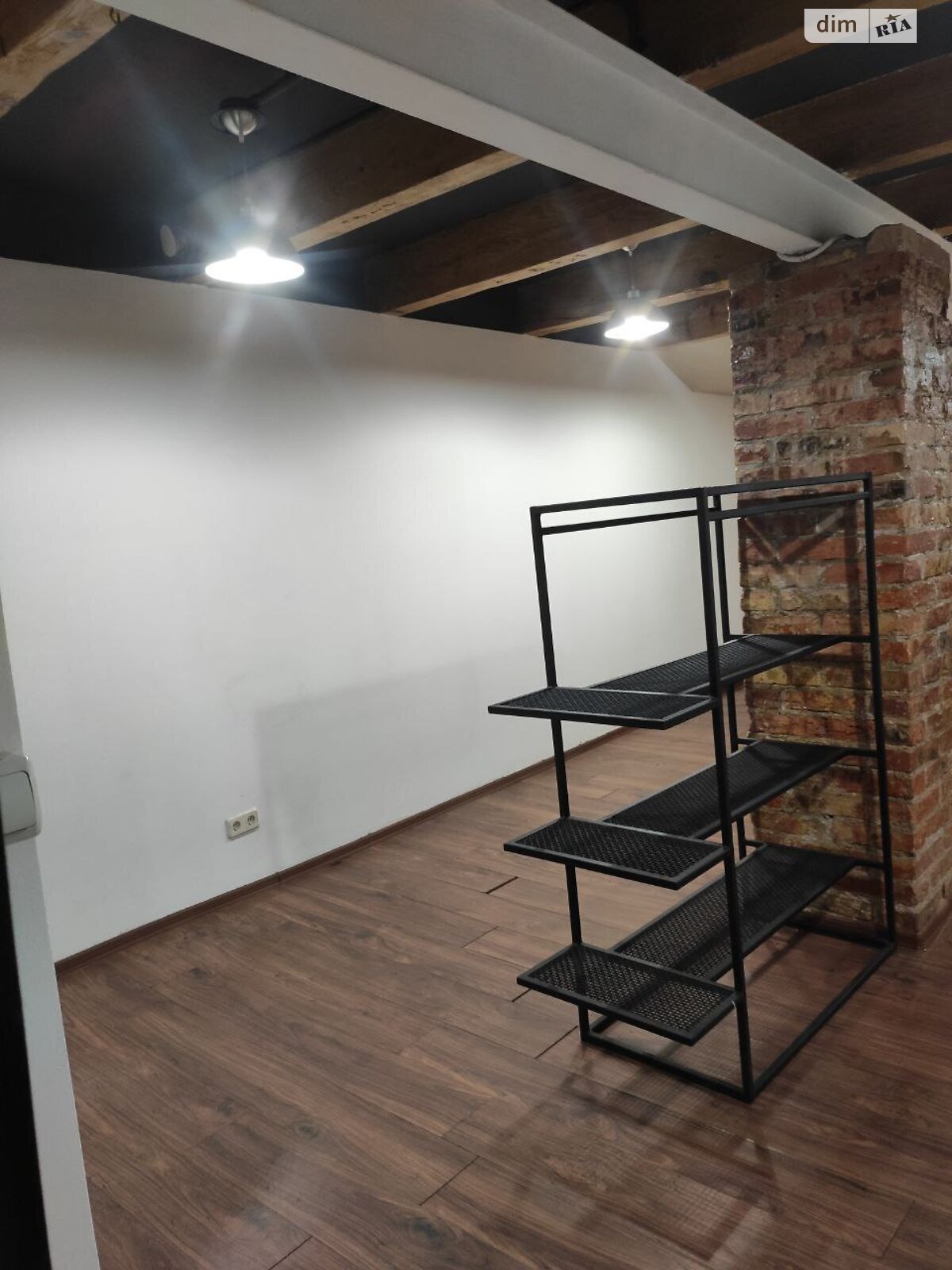 Коммерческое помещение в Киеве, продажа по Евгения Чикаленко (Пушкинская) улица, район Шевченковский, цена: 65 000 долларов за объект фото 1