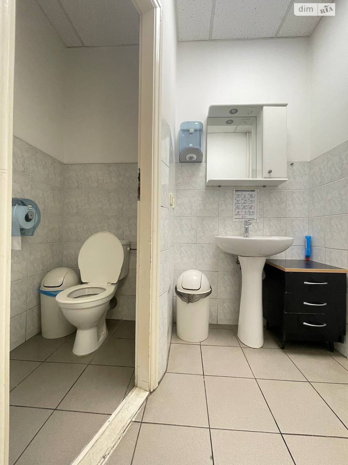 Комерційне приміщення в Києві, продаж по Гетьмана Павла Скоропадського (Льва Толстого) вулиця 63, район Шевченківський, ціна: 1 500 000 доларів за об’єкт фото 1