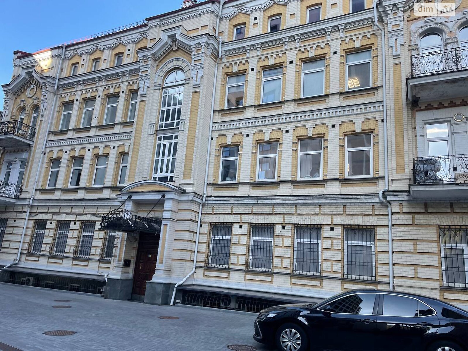 Коммерческое помещение в Киеве, продажа по Михайловская улица 12, район Шевченковский, цена: 4 444 200 долларов за объект фото 1 Коммерческое помещение в Киеве, продажа по Михайловская улица 12, район Шевченковский, цена: 4 444 200 долларов за объект фото 1
