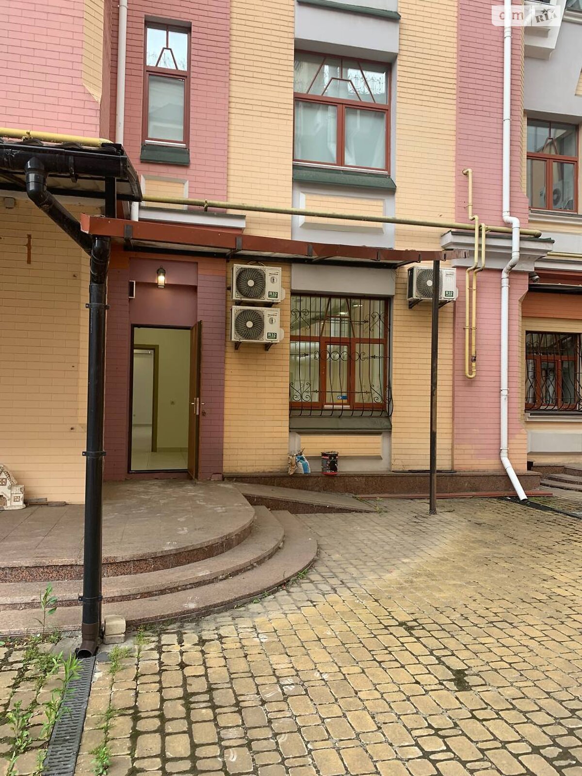 Комерційне приміщення в Києві, продаж по Воздвиженська вулиця, район Шевченківський, ціна: 185 000 доларів за об’єкт фото 1 Комерційне приміщення в Києві, продаж по Воздвиженська вулиця, район Шевченківський, ціна: 185 000 доларів за об’єкт фото 1