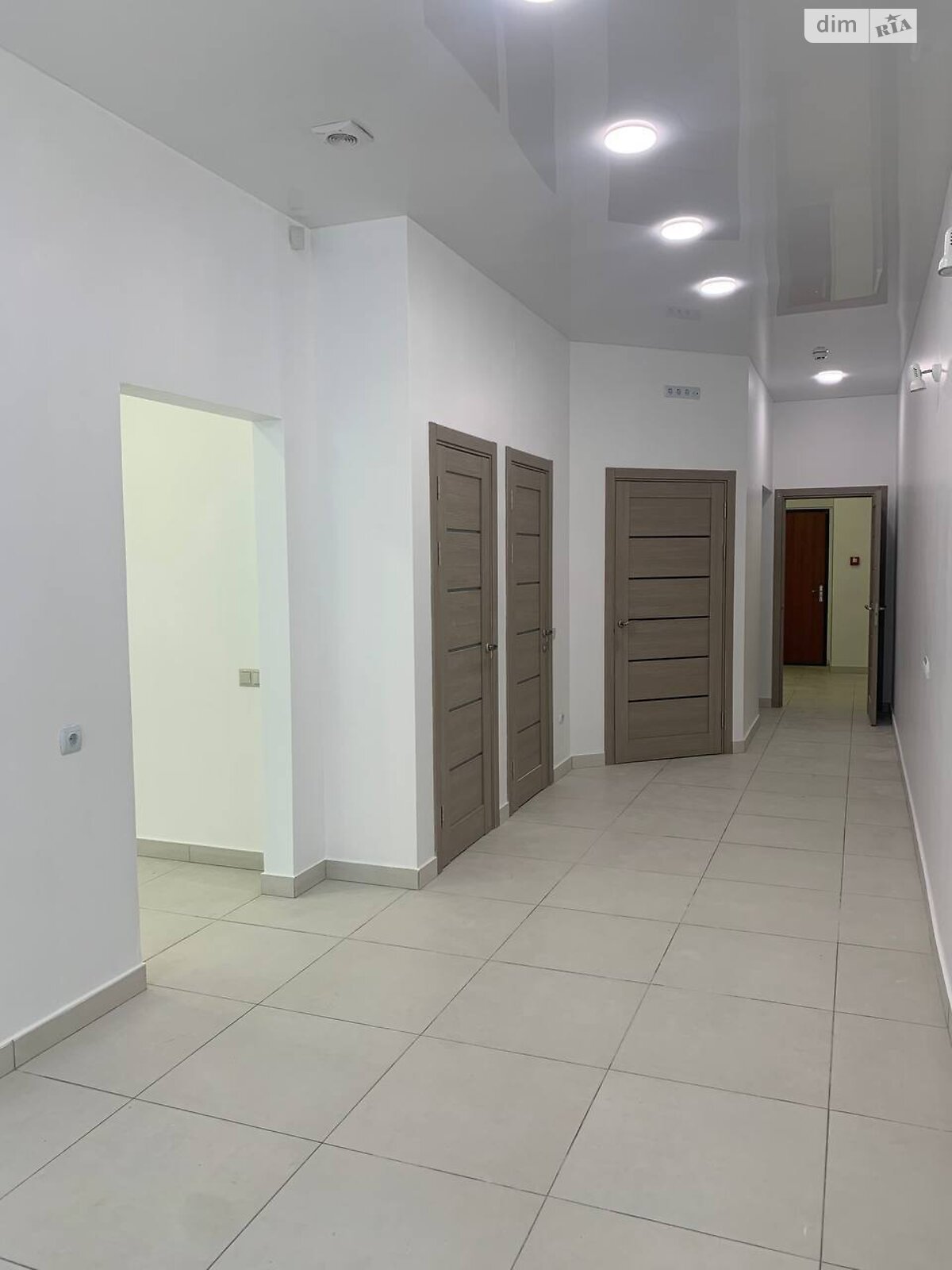 Комерційне приміщення в Києві, продаж по Воздвиженська вулиця, район Шевченківський, ціна: 185 000 доларів за об’єкт фото 1 Комерційне приміщення в Києві, продаж по Воздвиженська вулиця, район Шевченківський, ціна: 185 000 доларів за об’єкт фото 1