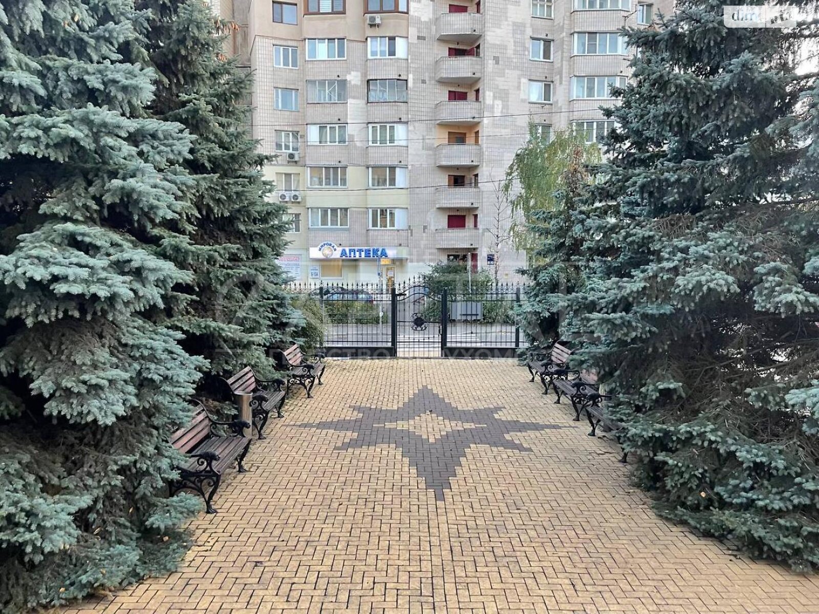 Коммерческое помещение в Киеве, продажа по Загоровская (Багговутовская) улица 17-21, район Шевченковский, цена: 2 000 000 долларов за объект фото 1 Коммерческое помещение в Киеве, продажа по Загоровская (Багговутовская) улица 17-21, район Шевченковский, цена: 2 000 000 долларов за объект фото 1