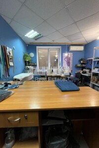 Комерційне приміщення в Києві, продаж по Дмитрівська вулиця 69, район Солдатська Слобідка, ціна: 370 000 доларів за об’єкт фото 2