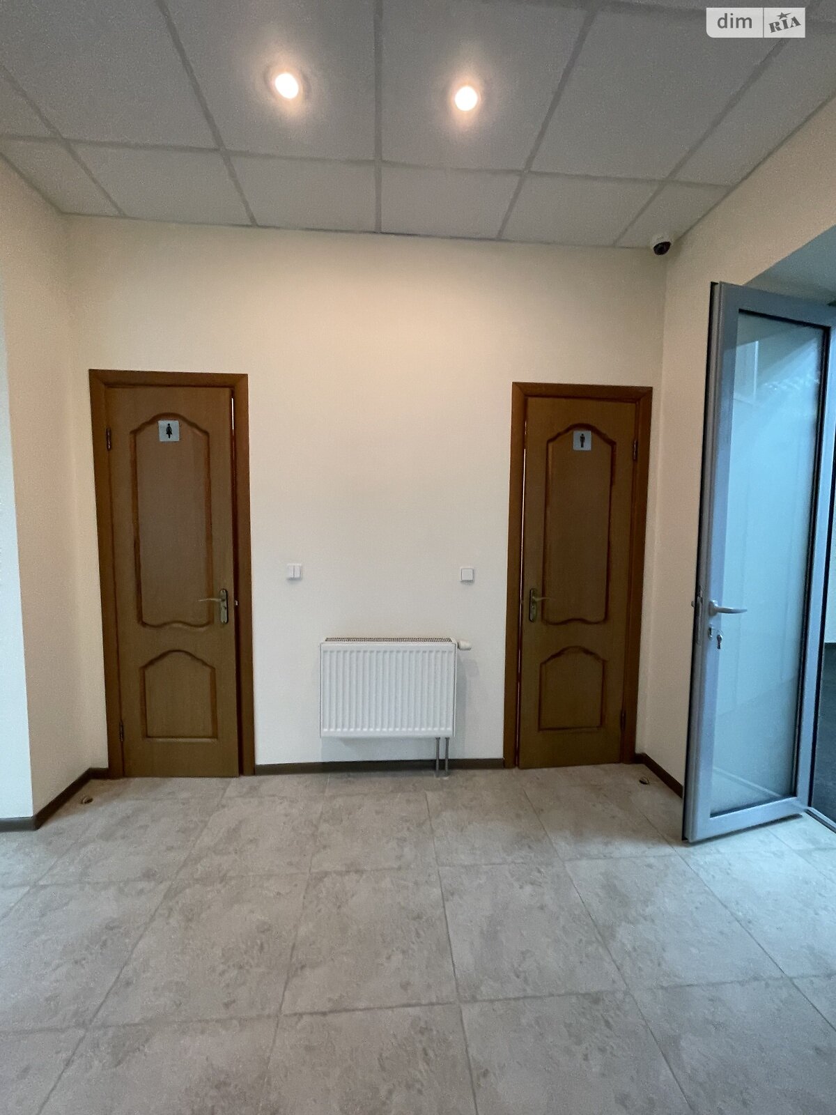 Коммерческое помещение в Киеве, продажа по Дмитриевская улица 52Б, район Солдатская Слободка, цена: 249 900 долларов за объект фото 1 Коммерческое помещение в Киеве, продажа по Дмитриевская улица 52Б, район Солдатская Слободка, цена: 249 900 долларов за объект фото 1