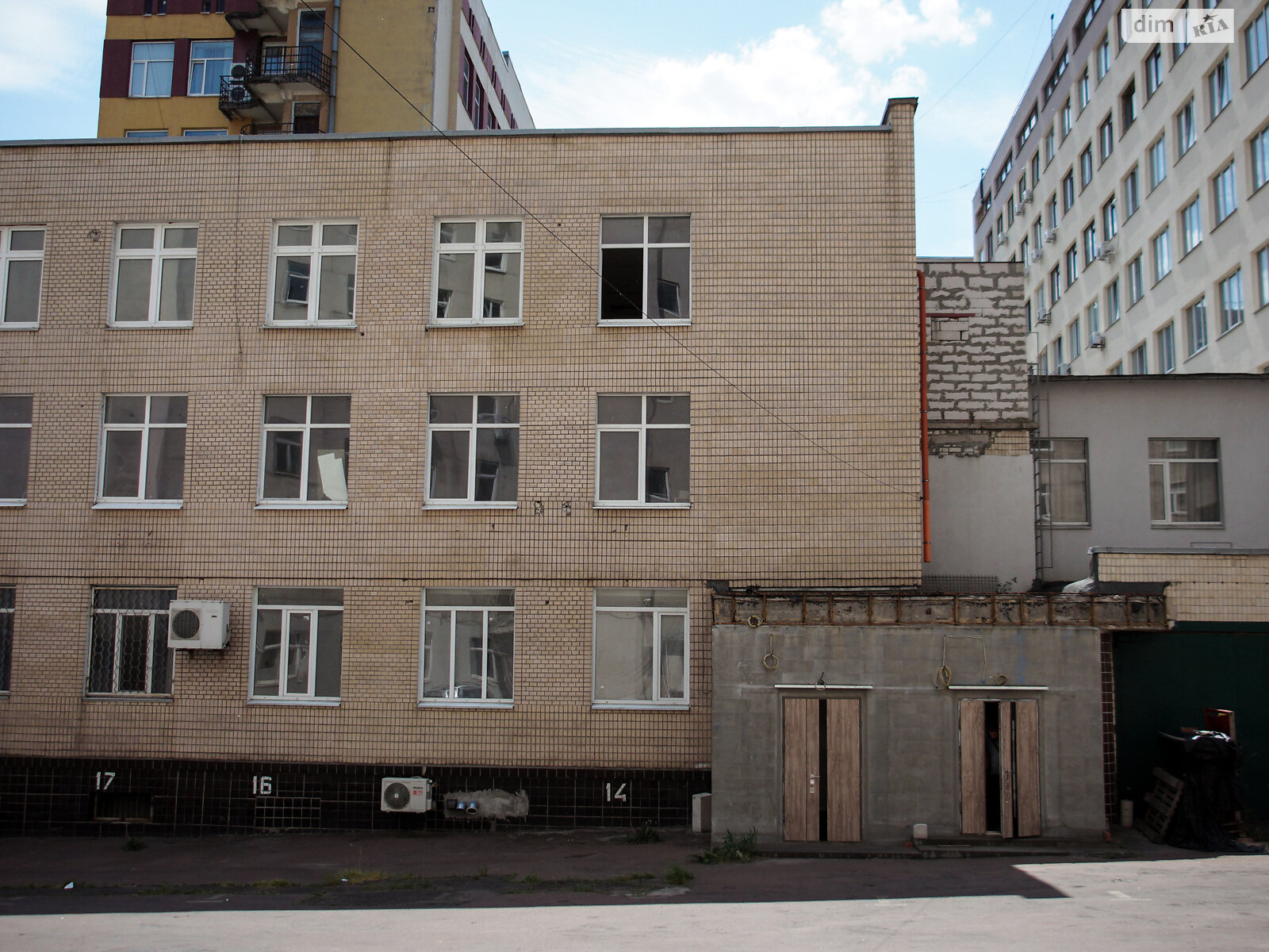 Коммерческое помещение в Киеве, продажа по Святослава Храброго улица 5А, район Соломенский, цена: 430 000 долларов за объект фото 1 Коммерческое помещение в Киеве, продажа по Святослава Храброго улица 5А, район Соломенский, цена: 430 000 долларов за объект фото 1
