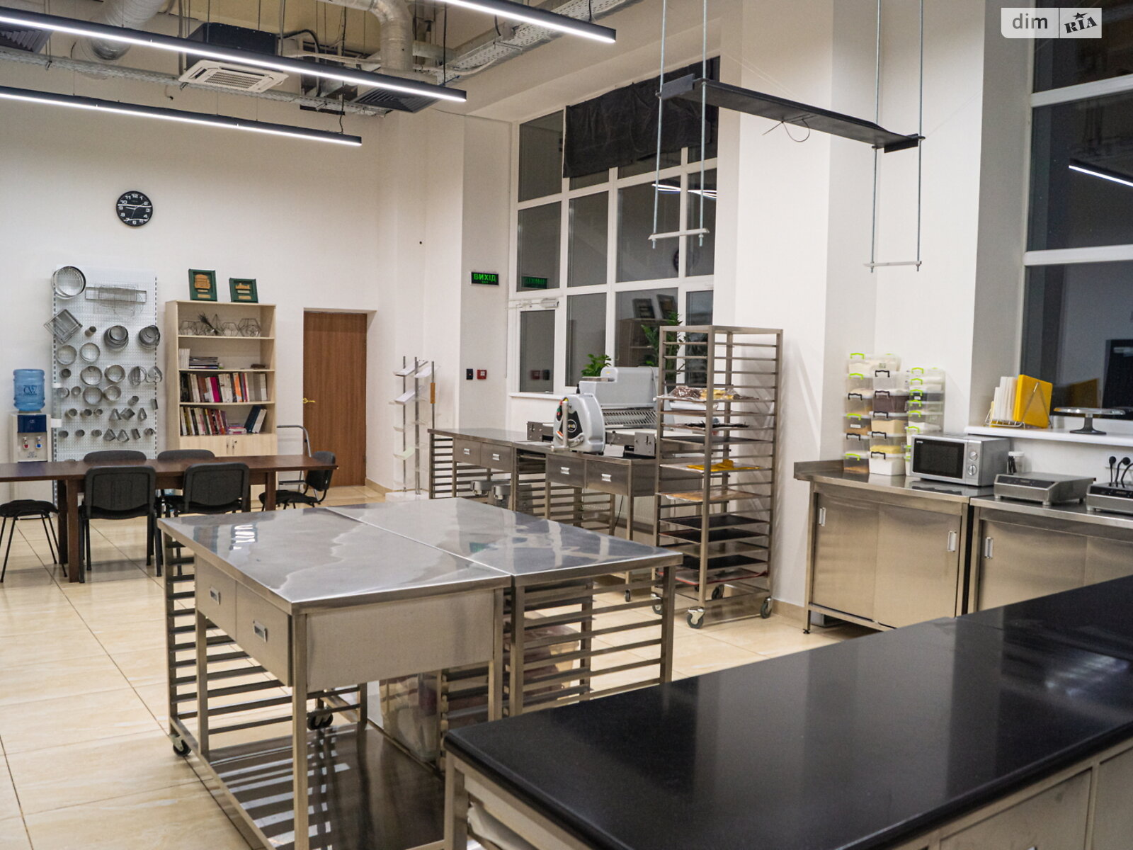 Коммерческое помещение в Киеве, продажа по Николая Гринченко улица 2/1, район Соломянка, цена: 50 000 долларов за объект фото 1