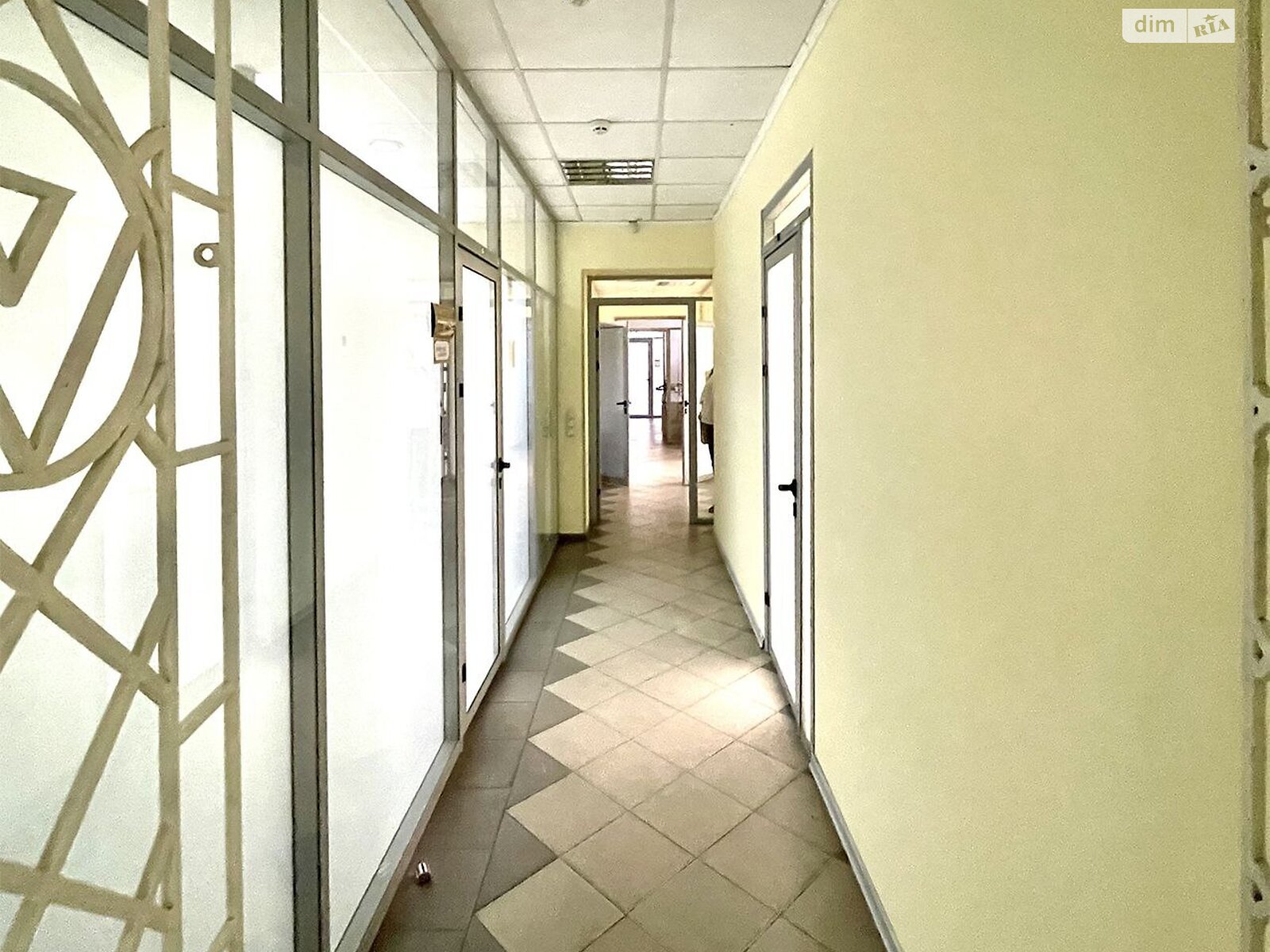 Коммерческое помещение в Киеве, продажа по Георгия Тороповского (Ивана Дубового) улица 43, район Соцгород, цена: 730 000 долларов за объект фото 1 Коммерческое помещение в Киеве, продажа по Георгия Тороповского (Ивана Дубового) улица 43, район Соцгород, цена: 730 000 долларов за объект фото 1