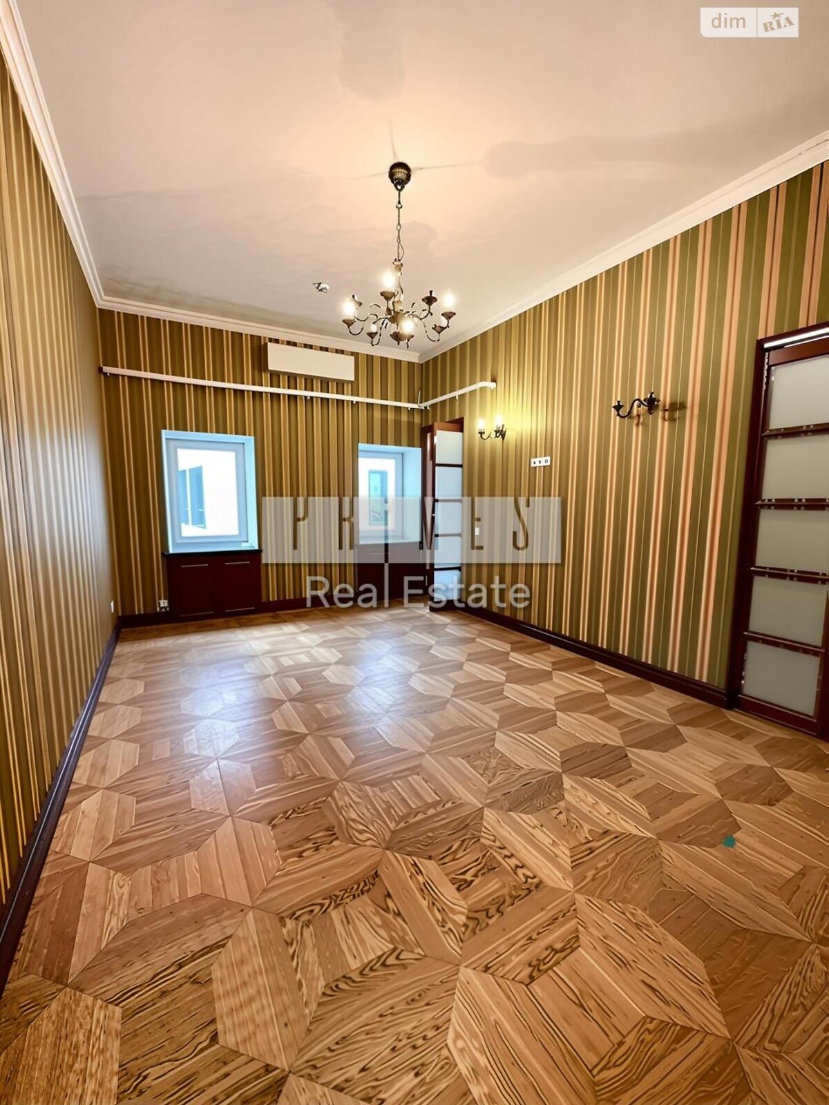 Коммерческое помещение в Киеве, продажа по Михайловская улица 12, район Старый Киев, цена: 4 443 000 долларов за объект фото 1