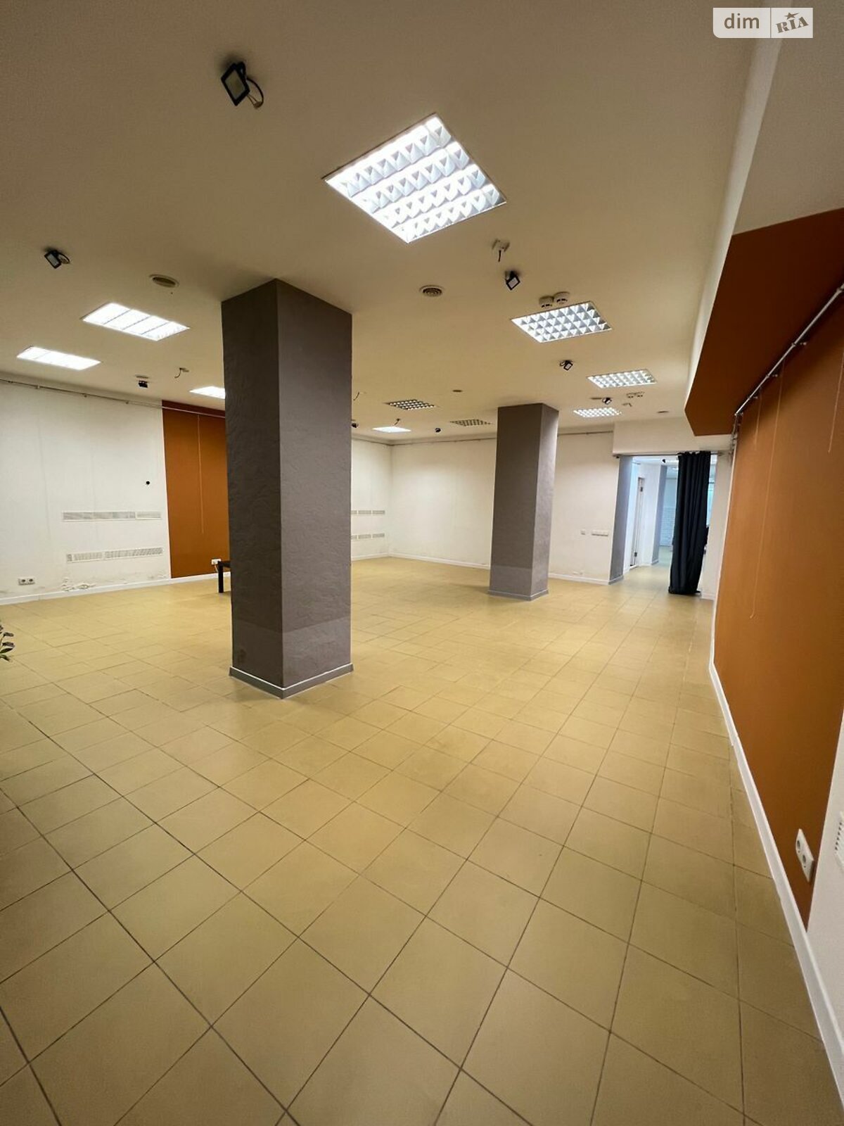 Коммерческое помещение в Киеве, продажа по Софиевская улица 25, район Старый Киев, цена: 280 000 долларов за объект фото 1 Коммерческое помещение в Киеве, продажа по Софиевская улица 25, район Старый Киев, цена: 280 000 долларов за объект фото 1