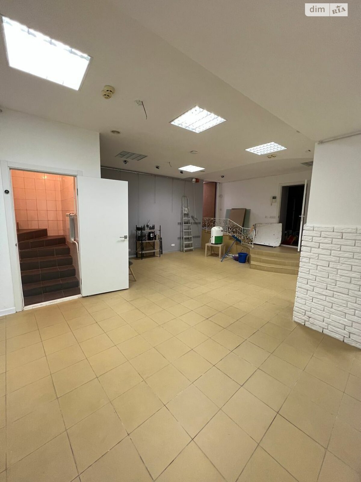 Коммерческое помещение в Киеве, продажа по Софиевская улица 25, район Старый Киев, цена: 280 000 долларов за объект фото 1 Коммерческое помещение в Киеве, продажа по Софиевская улица 25, район Старый Киев, цена: 280 000 долларов за объект фото 1