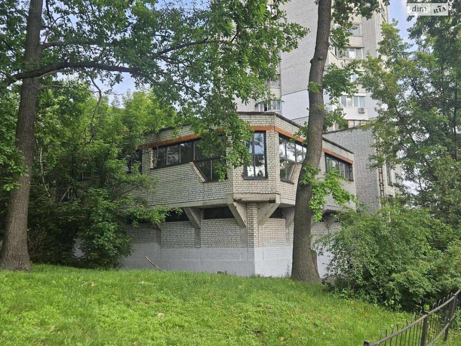 Комерційне приміщення в Києві, продаж по Львівська вулиця 59А, район Святошин, ціна: 500 000 доларів за об’єкт фото 1 Комерційне приміщення в Києві, продаж по Львівська вулиця 59А, район Святошин, ціна: 500 000 доларів за об’єкт фото 1