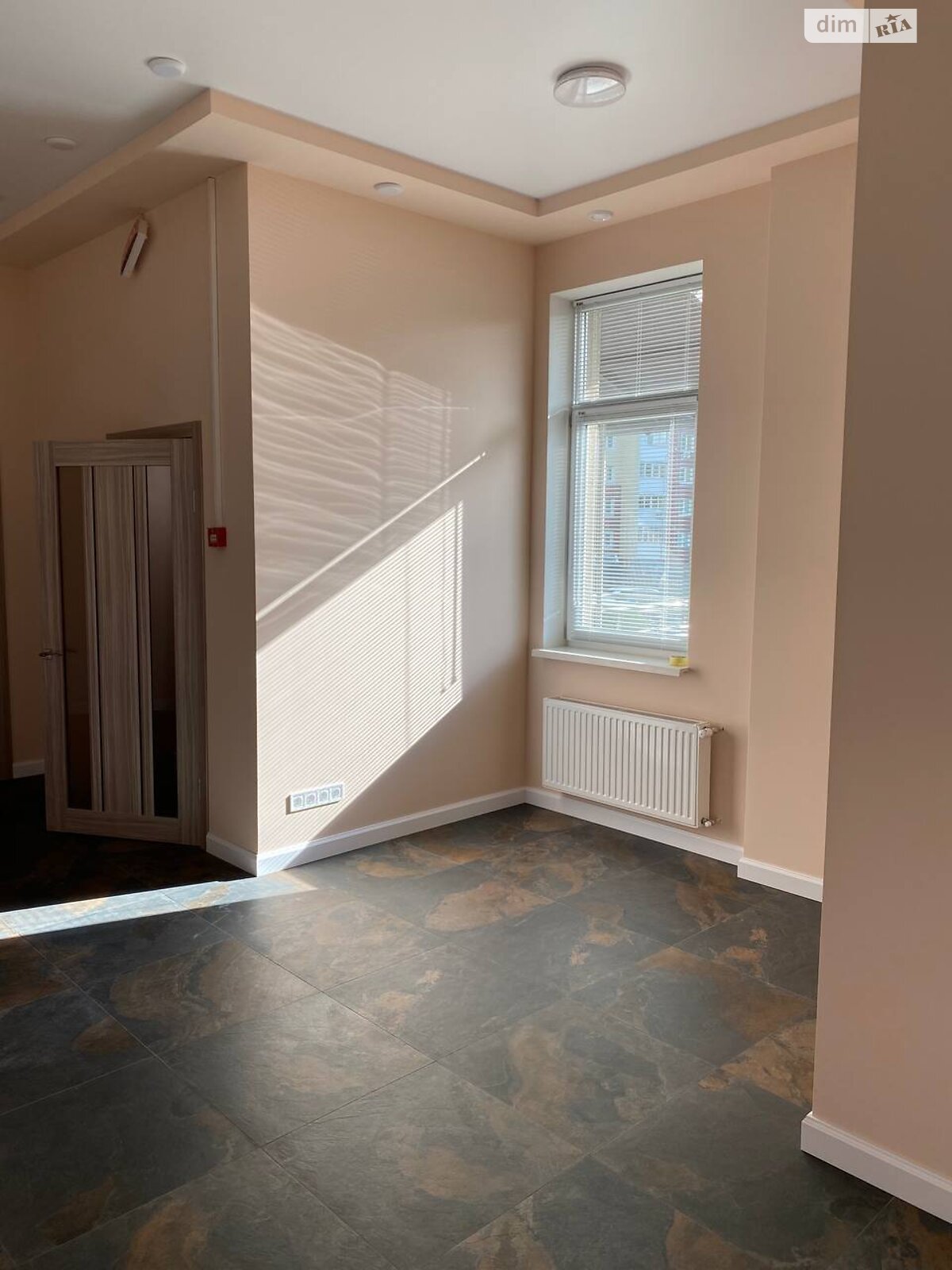 Комерційне приміщення в Києві, продаж по Академіка Глушкова проспект 9Д, район Теремки-2, ціна: 135 000 доларів за об’єкт фото 1 Комерційне приміщення в Києві, продаж по Академіка Глушкова проспект 9Д, район Теремки-2, ціна: 135 000 доларів за об’єкт фото 1