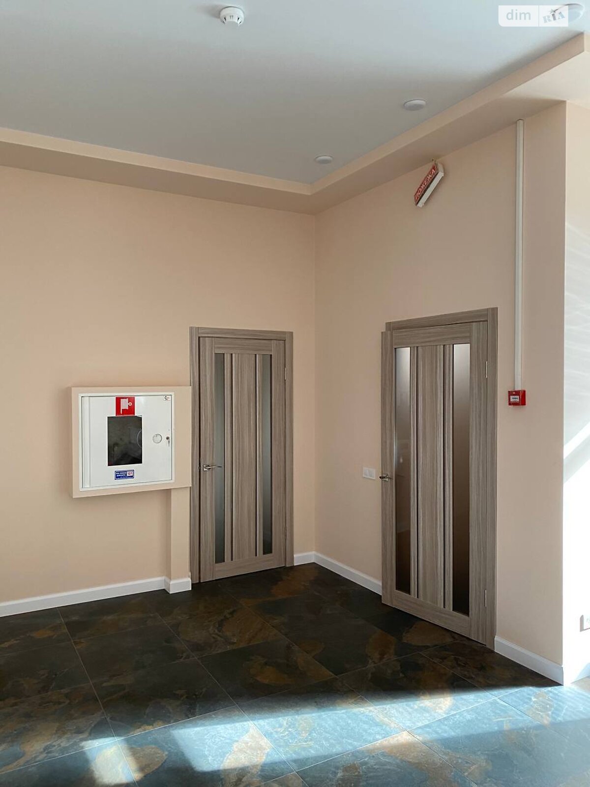 Комерційне приміщення в Києві, продаж по Академіка Глушкова проспект 9Д, район Теремки-2, ціна: 135 000 доларів за об’єкт фото 1 Комерційне приміщення в Києві, продаж по Академіка Глушкова проспект 9Д, район Теремки-2, ціна: 135 000 доларів за об’єкт фото 1