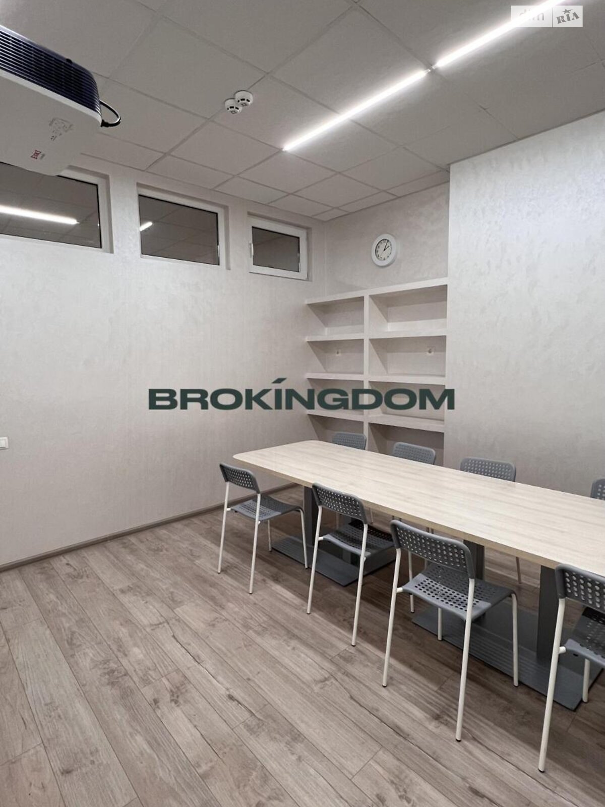 Комерційне приміщення в Києві, продаж по Перемишльська (Червонопільська) вулиця 2Г, район Вітряні Гори, ціна: 175 000 доларів за об’єкт фото 1 Комерційне приміщення в Києві, продаж по Перемишльська (Червонопільська) вулиця 2Г, район Вітряні Гори, ціна: 175 000 доларів за об’єкт фото 1