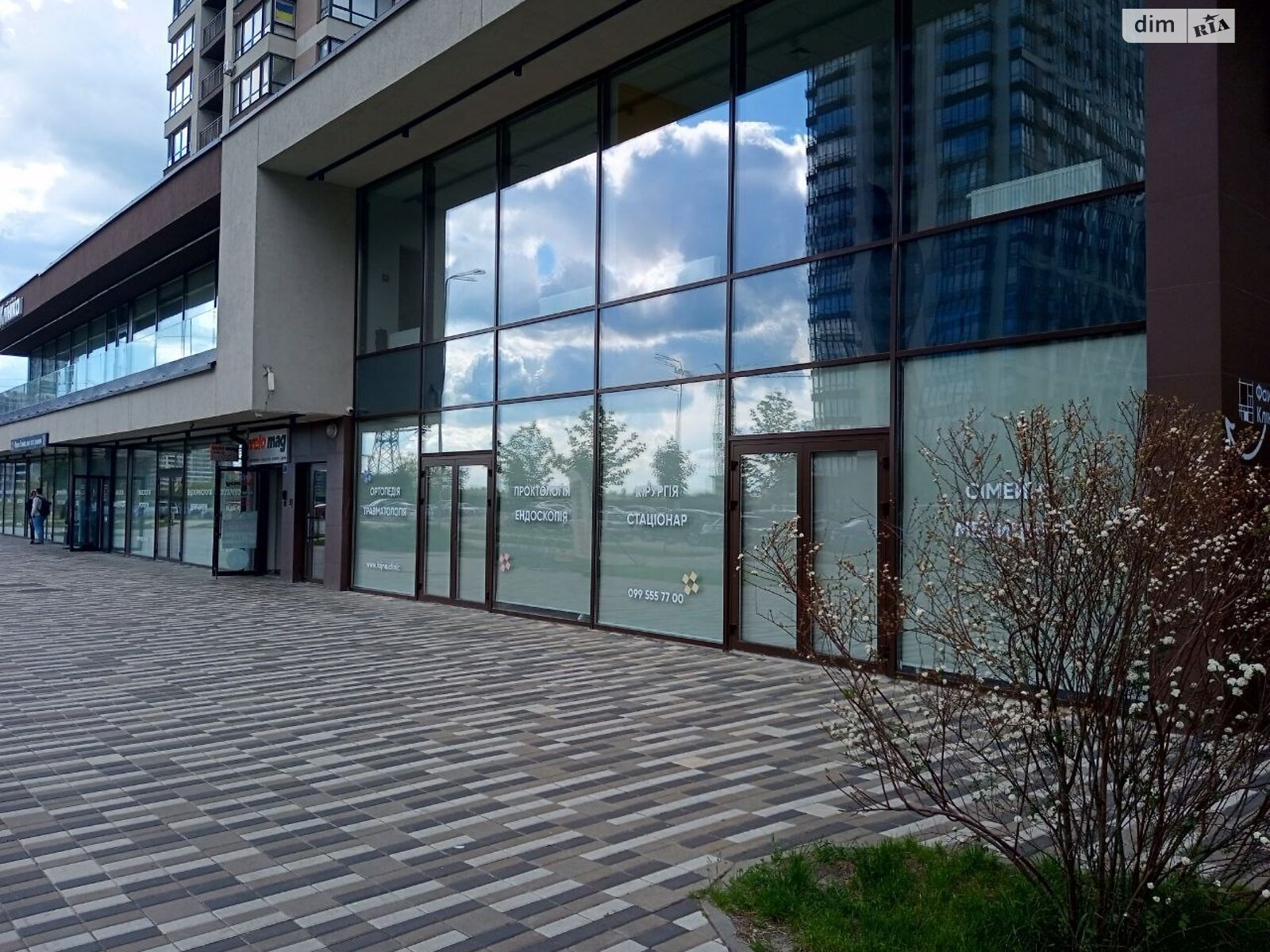 Комерційне приміщення в Києві, продаж по Олександра Олеся вулиця, район Виноградар, ціна: 240 000 доларів за об’єкт фото 1 Комерційне приміщення в Києві, продаж по Олександра Олеся вулиця, район Виноградар, ціна: 240 000 доларів за об’єкт фото 1
