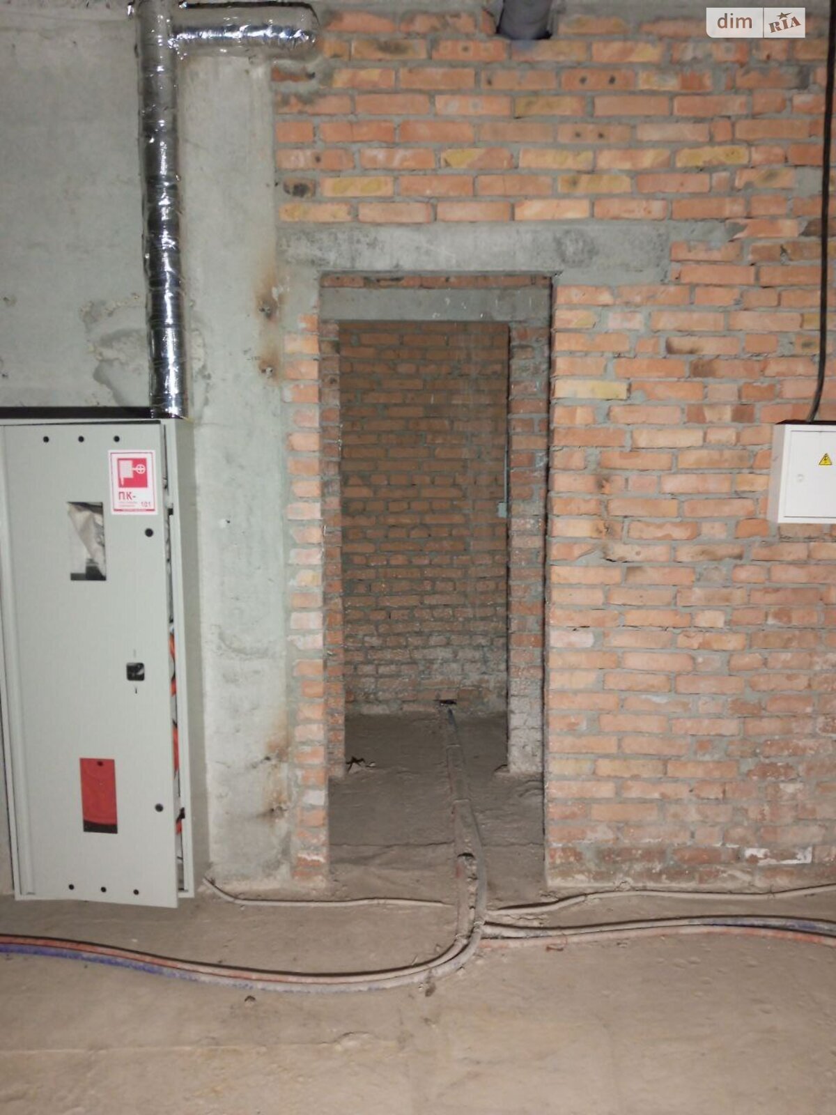 Комерційне приміщення в Києві, продаж по Олександра Олеся вулиця, район Виноградар, ціна: 240 000 доларів за об’єкт фото 1 Комерційне приміщення в Києві, продаж по Олександра Олеся вулиця, район Виноградар, ціна: 240 000 доларів за об’єкт фото 1