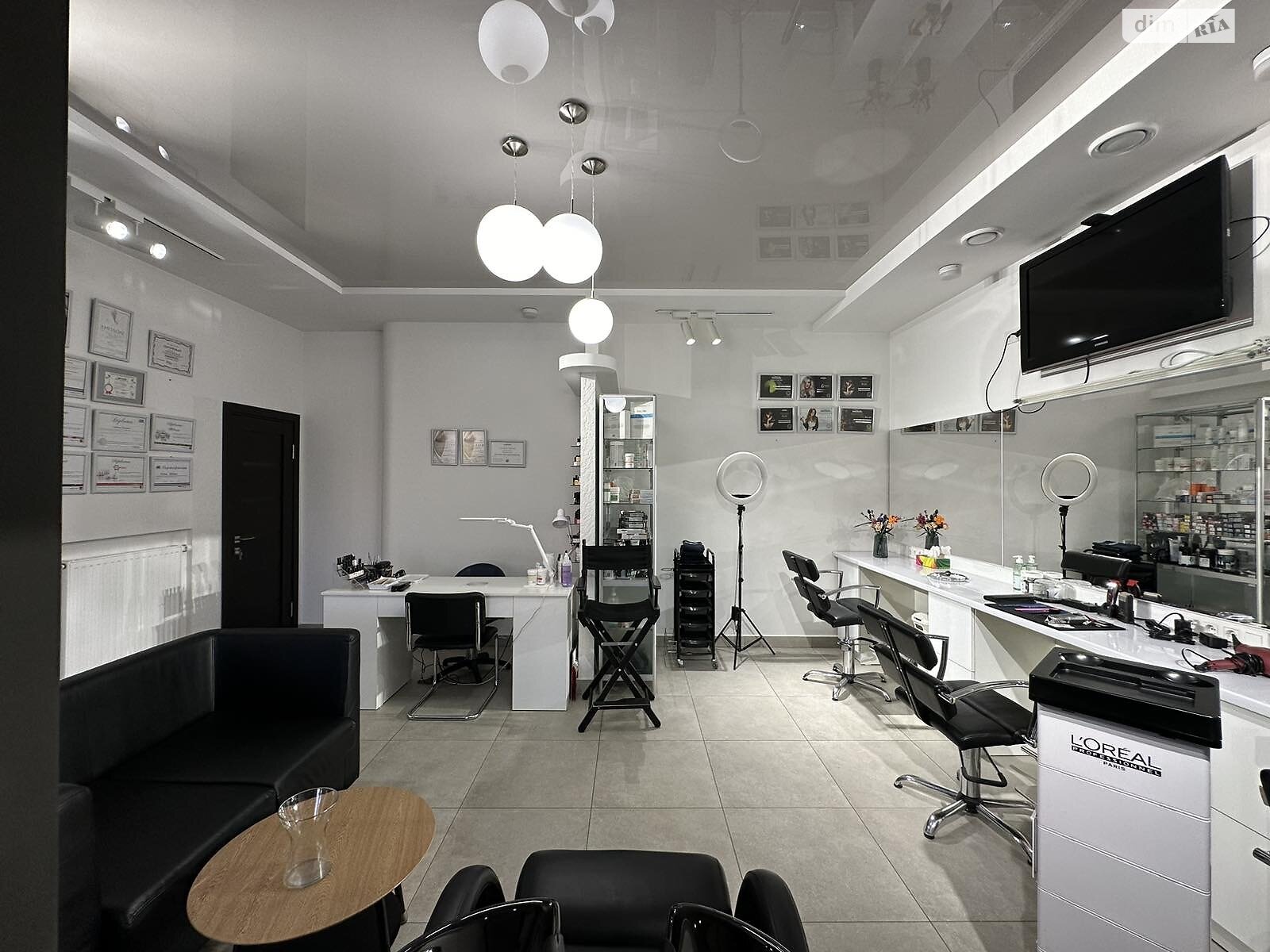 Коммерческое помещение в Коломые, продажа по Привокзальная площадь 6/18, район Коломыя, цена: 255 669 долларов за объект фото 1 Коммерческое помещение в Коломые, продажа по Привокзальная площадь 6/18, район Коломыя, цена: 255 669 долларов за объект фото 1