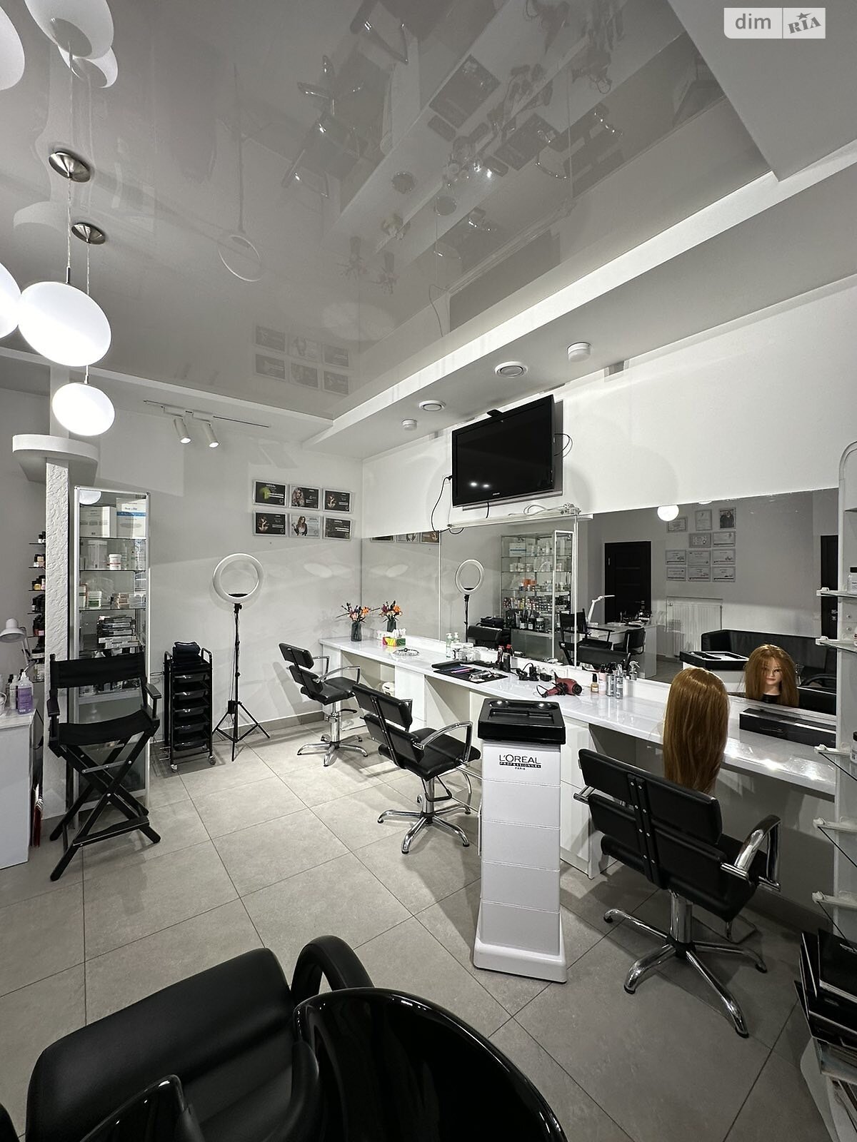 Коммерческое помещение в Коломые, продажа по Привокзальная площадь 6/18, район Коломыя, цена: 255 669 долларов за объект фото 1 Коммерческое помещение в Коломые, продажа по Привокзальная площадь 6/18, район Коломыя, цена: 255 669 долларов за объект фото 1