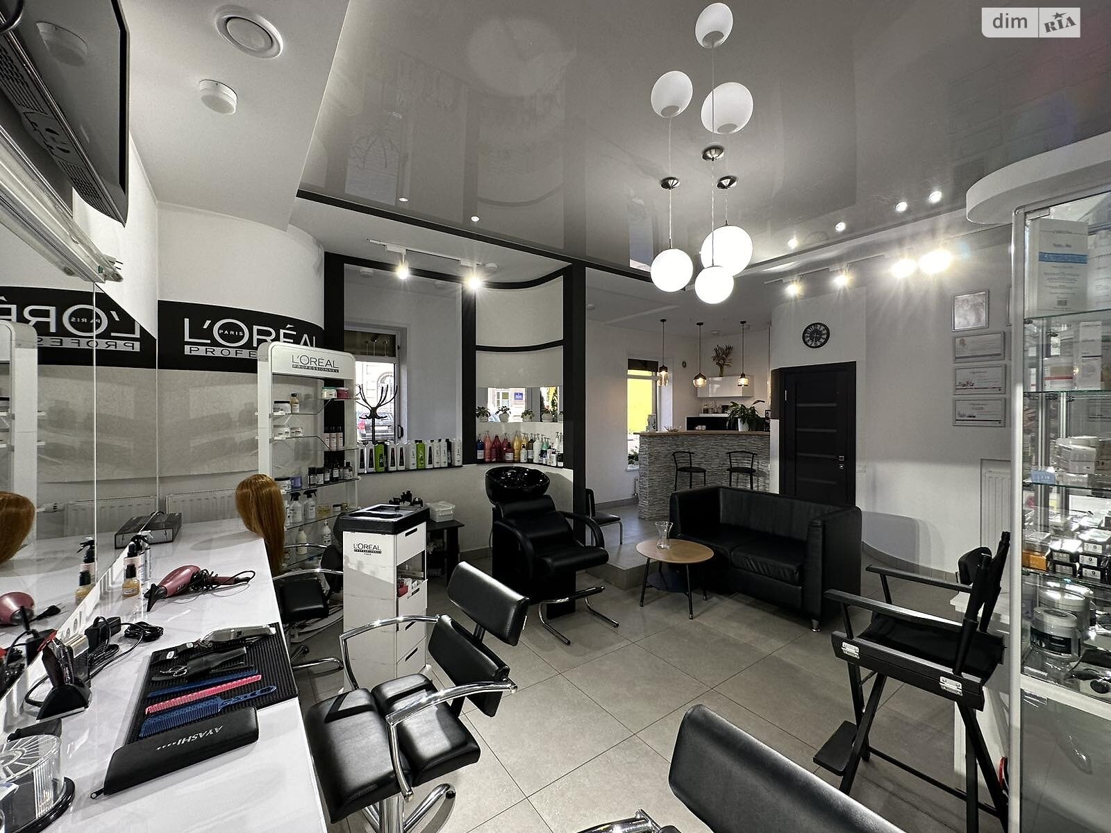 Коммерческое помещение в Коломые, продажа по Привокзальная площадь 6/18, район Коломыя, цена: 255 669 долларов за объект фото 1 Коммерческое помещение в Коломые, продажа по Привокзальная площадь 6/18, район Коломыя, цена: 255 669 долларов за объект фото 1