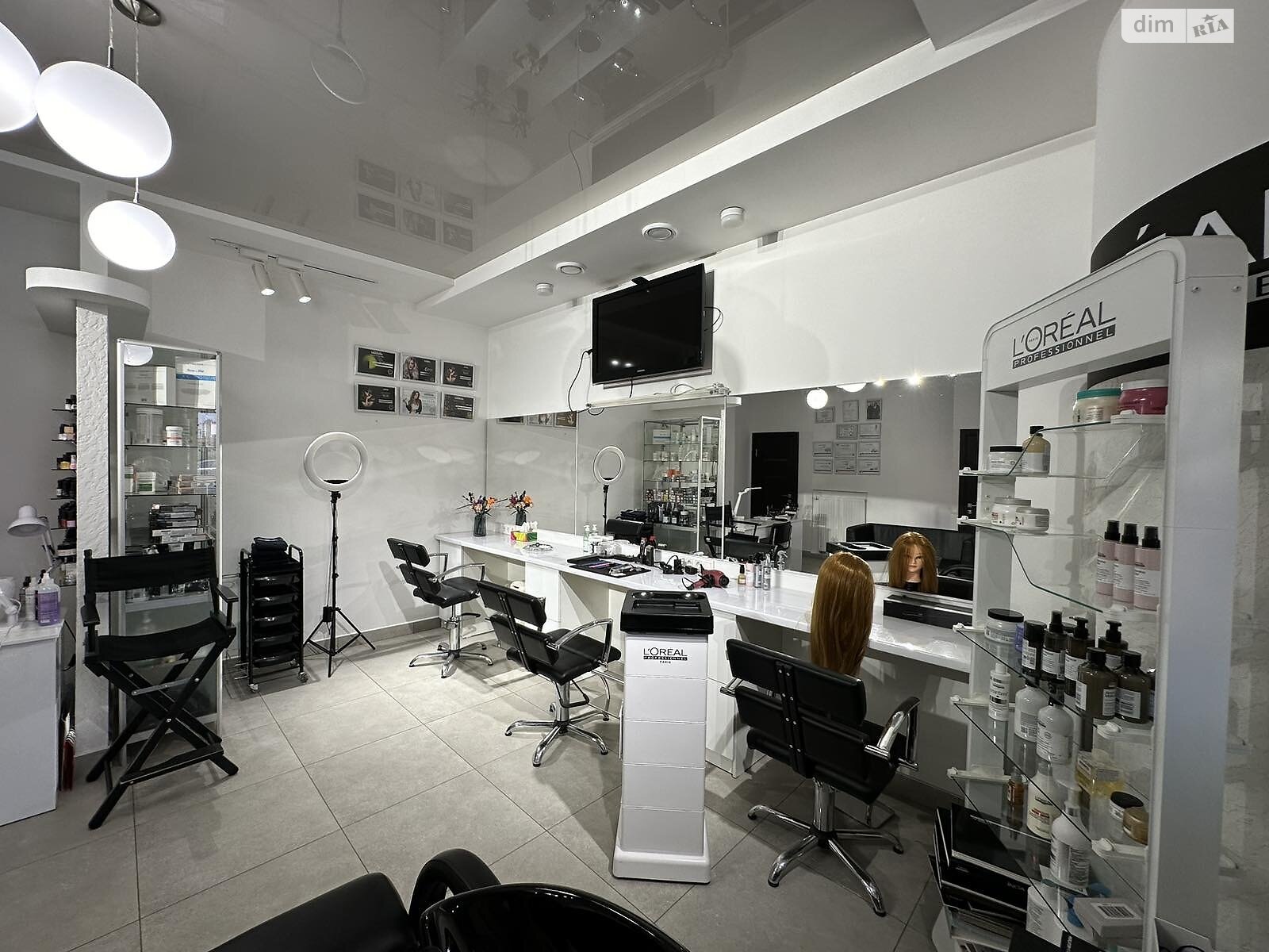 Коммерческое помещение в Коломые, продажа по Привокзальная площадь 6/18, район Коломыя, цена: 255 669 долларов за объект фото 1 Коммерческое помещение в Коломые, продажа по Привокзальная площадь 6/18, район Коломыя, цена: 255 669 долларов за объект фото 1