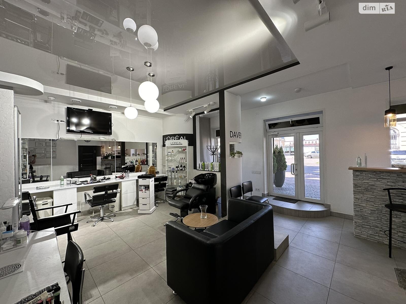 Коммерческое помещение в Коломые, продажа по Привокзальная площадь 6/18, район Коломыя, цена: 255 669 долларов за объект фото 1 Коммерческое помещение в Коломые, продажа по Привокзальная площадь 6/18, район Коломыя, цена: 255 669 долларов за объект фото 1