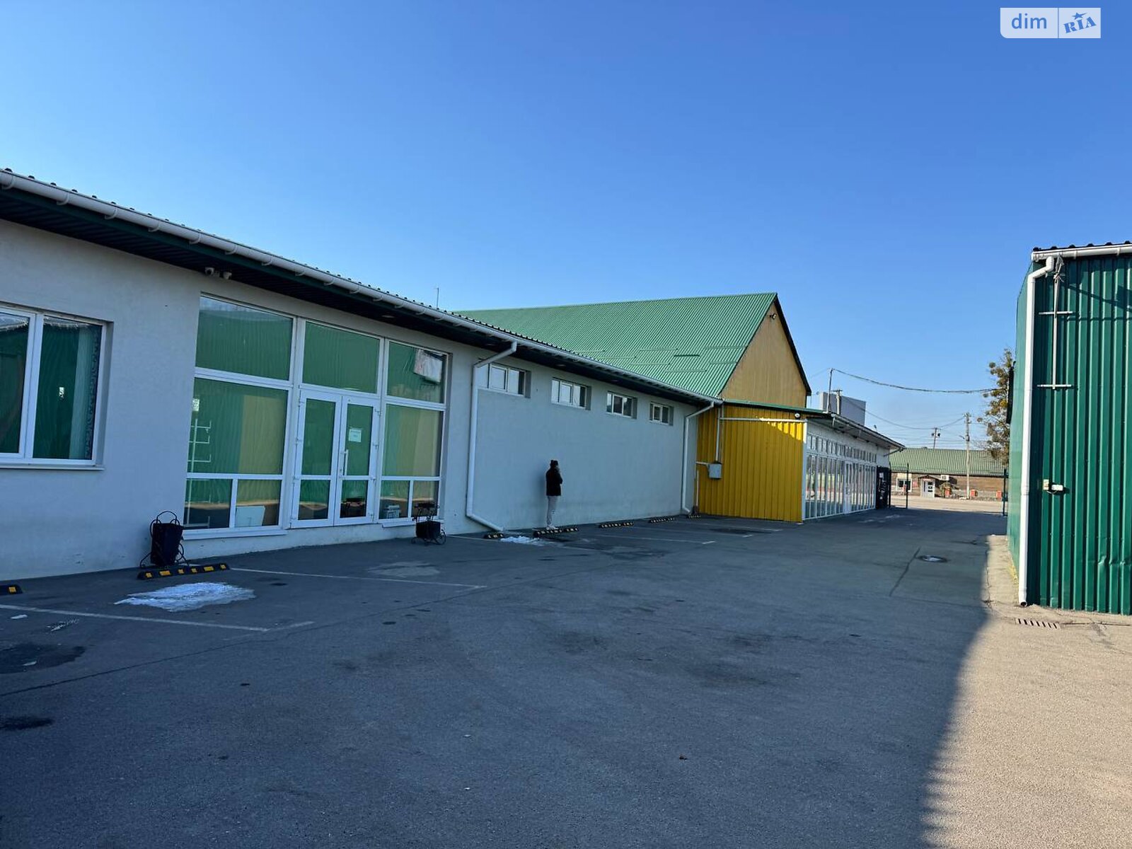 Коммерческое помещение в Корсуне-Шевченковском, продажа по Ярослава Мудрого (Ленина) улица 338, район Корсунь-Шевченковский, цена: 550 000 долларов за объект фото 1 Коммерческое помещение в Корсуне-Шевченковском, продажа по Ярослава Мудрого (Ленина) улица 338, район Корсунь-Шевченковский, цена: 550 000 долларов за объект фото 1