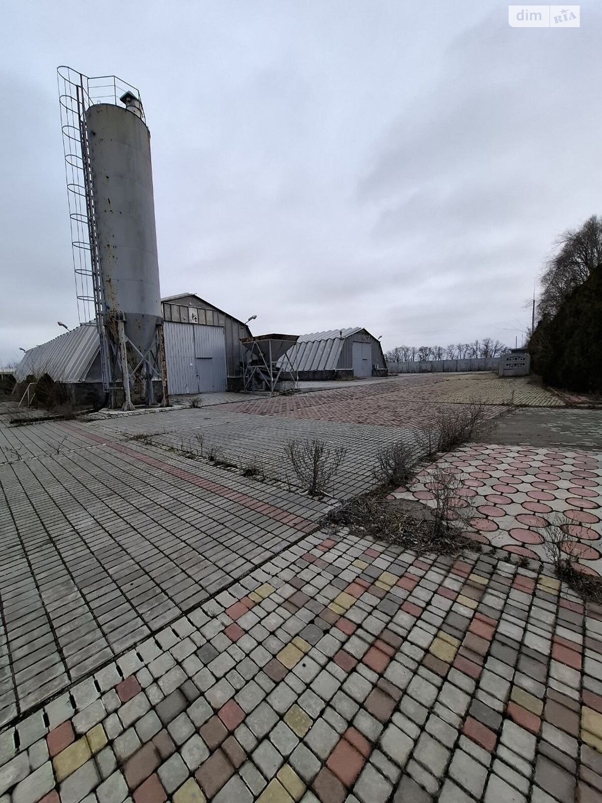 Коммерческое помещение в Криничках, продажа по Заводская улица, район Кринички, цена: 400 000 долларов за объект фото 1 Коммерческое помещение в Криничках, продажа по Заводская улица, район Кринички, цена: 400 000 долларов за объект фото 1
