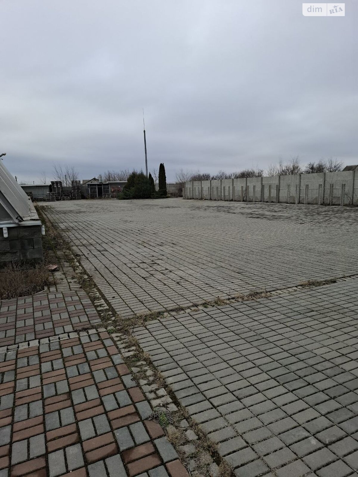 Коммерческое помещение в Криничках, продажа по Заводская улица, район Кринички, цена: 400 000 долларов за объект фото 1 Коммерческое помещение в Криничках, продажа по Заводская улица, район Кринички, цена: 400 000 долларов за объект фото 1