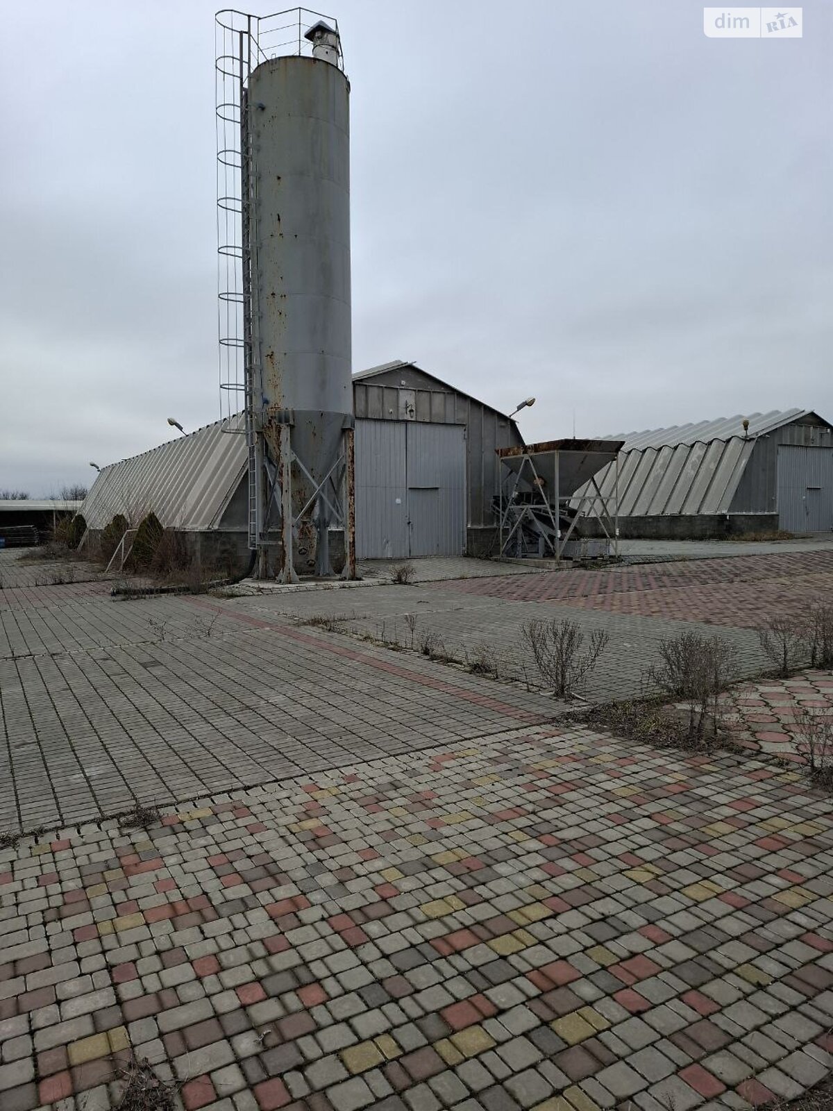 Коммерческое помещение в Криничках, продажа по Заводская улица, район Кринички, цена: 400 000 долларов за объект фото 1 Коммерческое помещение в Криничках, продажа по Заводская улица, район Кринички, цена: 400 000 долларов за объект фото 1