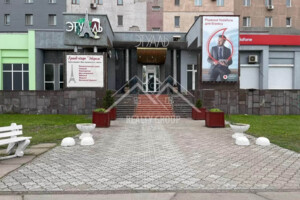 Коммерческое помещение в Кривом Роге, продажа по Виталия Матусевича (XXII Партсъезда) улица 8, район Металлургический, цена: 120 000 долларов за объект фото 2