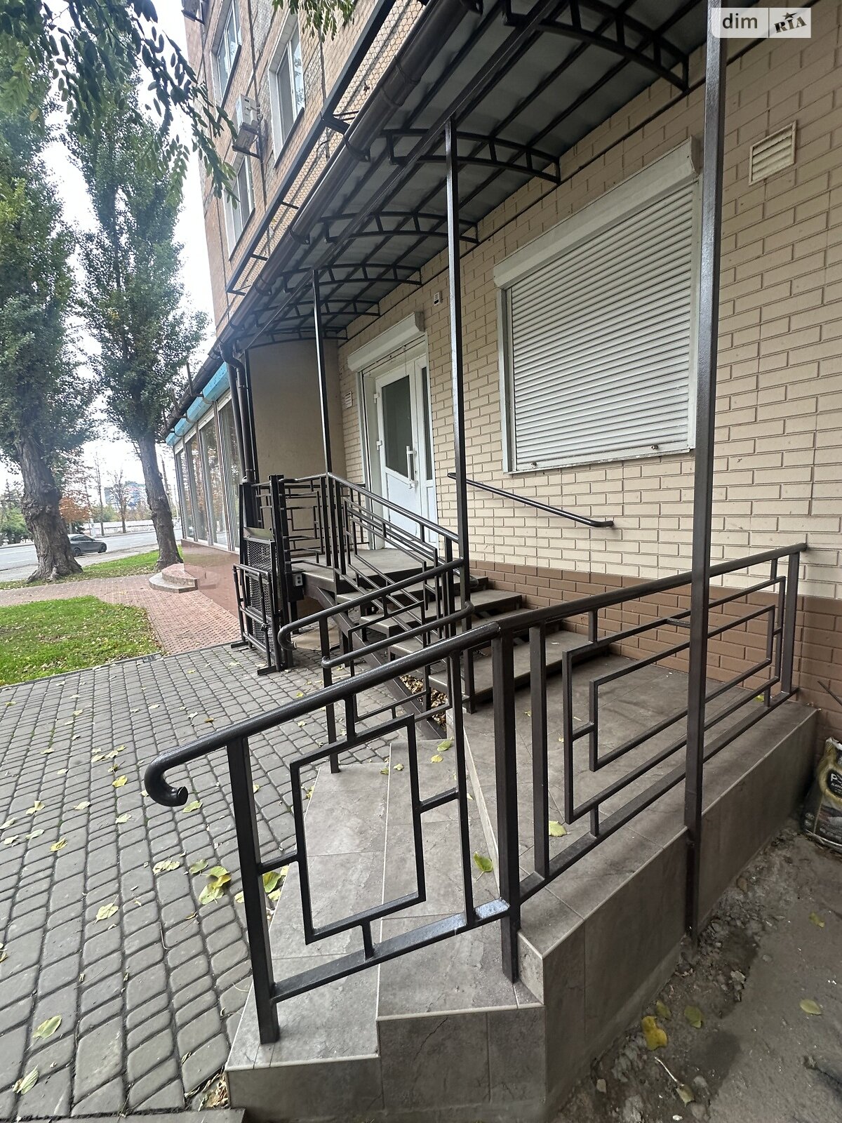 Коммерческое помещение в Кривом Роге, продажа по Мира проспект 27, район Саксаганский, цена: 150 000 долларов за объект фото 1 Коммерческое помещение в Кривом Роге, продажа по Мира проспект 27, район Саксаганский, цена: 150 000 долларов за объект фото 1