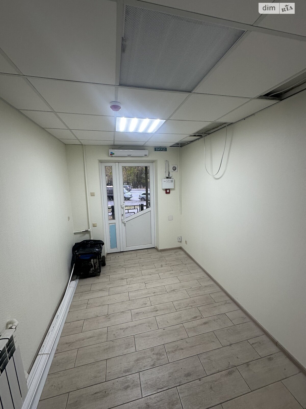 Коммерческое помещение в Кривом Роге, продажа по Мира проспект 27, район Саксаганский, цена: 150 000 долларов за объект фото 1 Коммерческое помещение в Кривом Роге, продажа по Мира проспект 27, район Саксаганский, цена: 150 000 долларов за объект фото 1