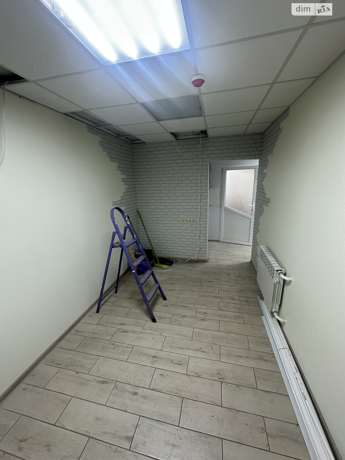 Коммерческое помещение в Кривом Роге, продажа по Мира проспект 27, район Саксаганский, цена: 150 000 долларов за объект фото 1 Коммерческое помещение в Кривом Роге, продажа по Мира проспект 27, район Саксаганский, цена: 150 000 долларов за объект фото 1