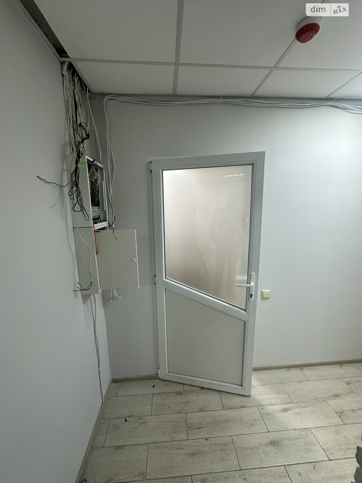 Коммерческое помещение в Кривом Роге, продажа по Мира проспект 27, район Саксаганский, цена: 150 000 долларов за объект фото 1 Коммерческое помещение в Кривом Роге, продажа по Мира проспект 27, район Саксаганский, цена: 150 000 долларов за объект фото 1