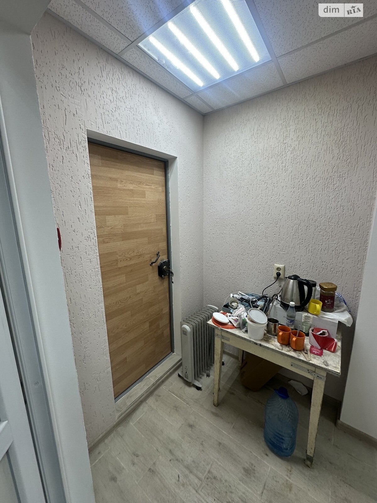 Коммерческое помещение в Кривом Роге, продажа по Мира проспект 27, район Саксаганский, цена: 150 000 долларов за объект фото 1 Коммерческое помещение в Кривом Роге, продажа по Мира проспект 27, район Саксаганский, цена: 150 000 долларов за объект фото 1