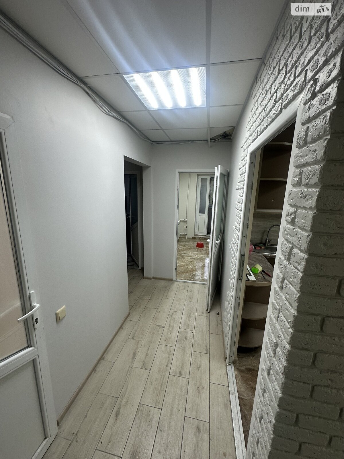 Коммерческое помещение в Кривом Роге, продажа по Мира проспект 27, район Саксаганский, цена: 150 000 долларов за объект фото 1 Коммерческое помещение в Кривом Роге, продажа по Мира проспект 27, район Саксаганский, цена: 150 000 долларов за объект фото 1