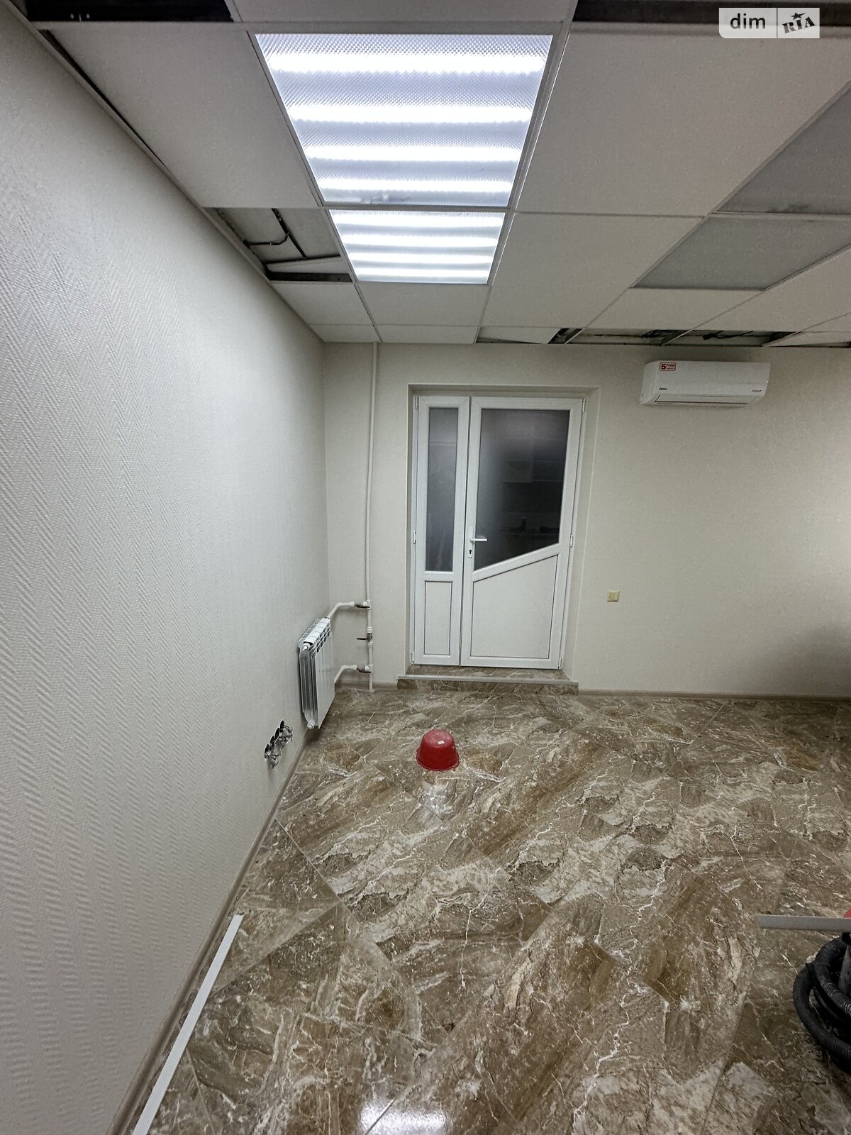 Коммерческое помещение в Кривом Роге, продажа по Мира проспект 27, район Саксаганский, цена: 150 000 долларов за объект фото 1 Коммерческое помещение в Кривом Роге, продажа по Мира проспект 27, район Саксаганский, цена: 150 000 долларов за объект фото 1