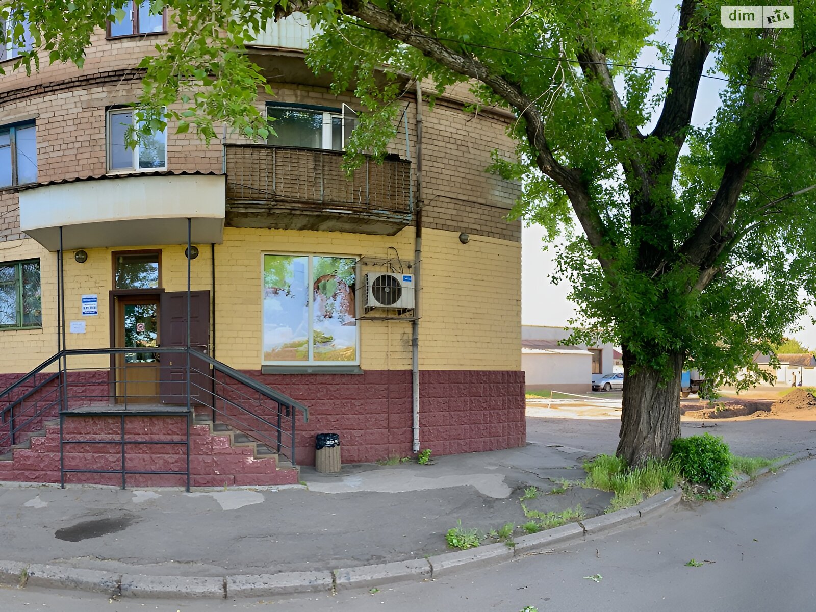 Комерційне приміщення в Кривому Розі, продаж по Миколи Ходича вулиця 21, район Центрально-Міський, ціна: 35 000 доларів за об’єкт фото 1 Комерційне приміщення в Кривому Розі, продаж по Миколи Ходича вулиця 21, район Центрально-Міський, ціна: 35 000 доларів за об’єкт фото 1