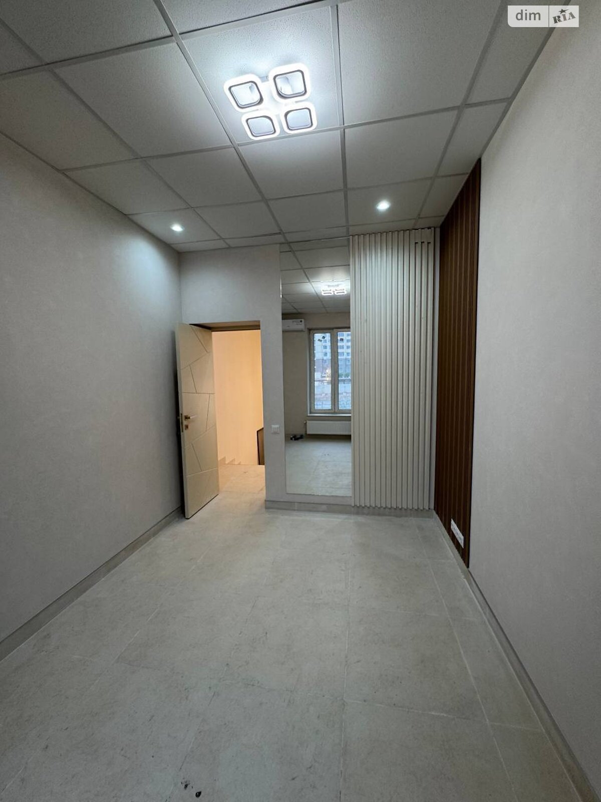 Комерційне приміщення в Лиманці, 10-й масив, ж/м Дружний, ціна продажу: 2 000 000 доларів за об’єкт фото 1 Комерційне приміщення в Лиманці, 10-й масив, ж/м Дружний, ціна продажу: 2 000 000 доларів за об’єкт фото 1