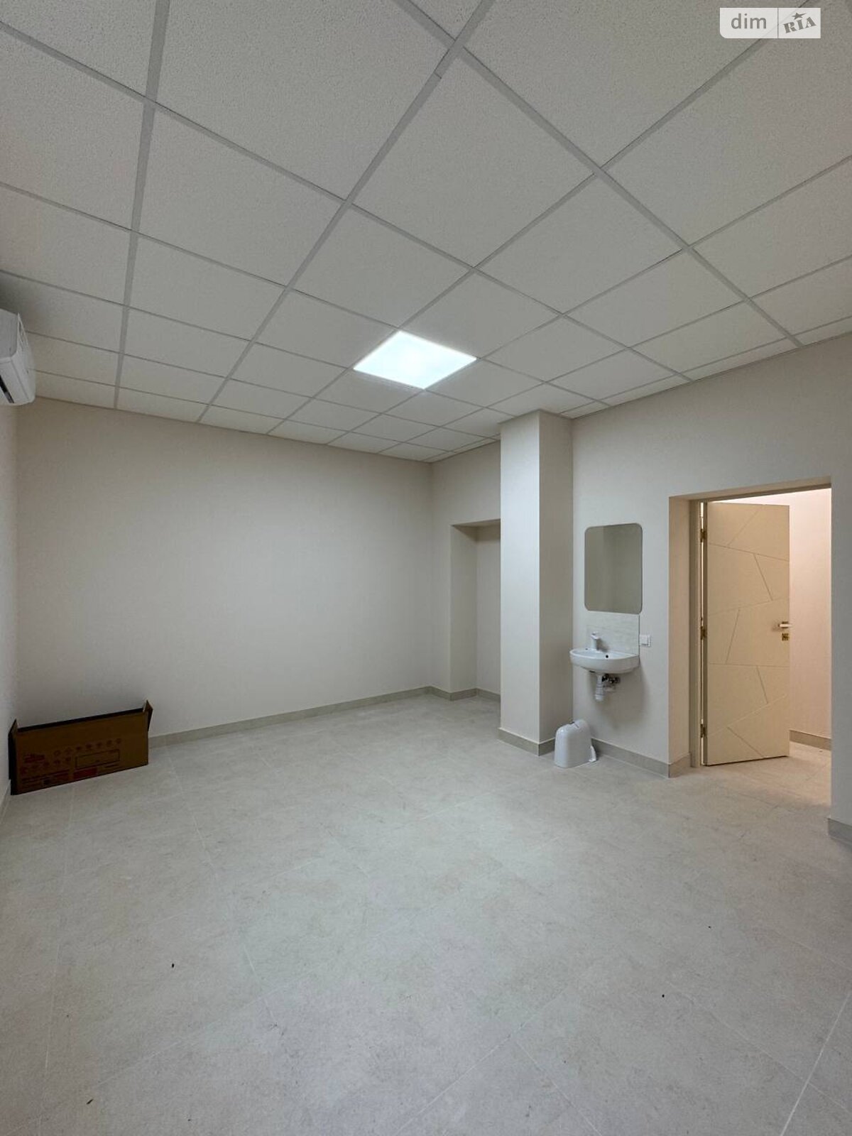 Комерційне приміщення в Лиманці, масив 10, ціна продажу: 1 600 000 доларів за об’єкт фото 1