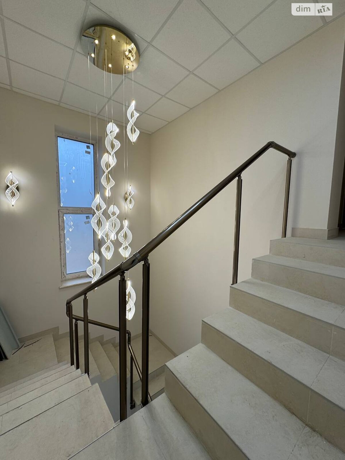 Комерційне приміщення в Лиманці, масив 10, ціна продажу: 1 600 000 доларів за об’єкт фото 1