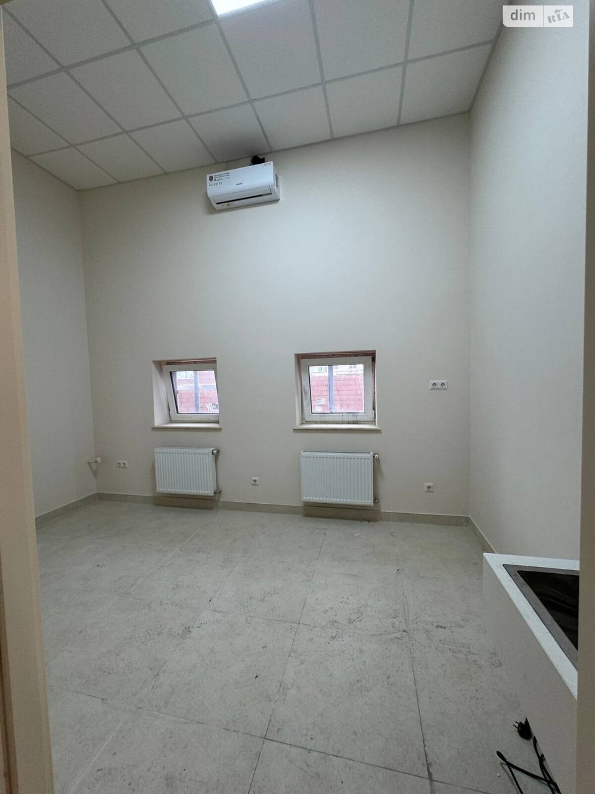 Комерційне приміщення в Лиманці, масив 10, ціна продажу: 1 600 000 доларів за об’єкт фото 1