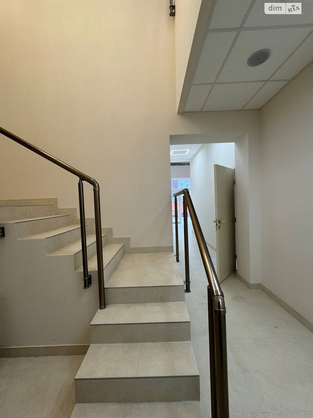 Комерційне приміщення в Лиманці, масив 10, ціна продажу: 1 600 000 доларів за об’єкт фото 1 Комерційне приміщення в Лиманці, масив 10, ціна продажу: 1 600 000 доларів за об’єкт фото 1